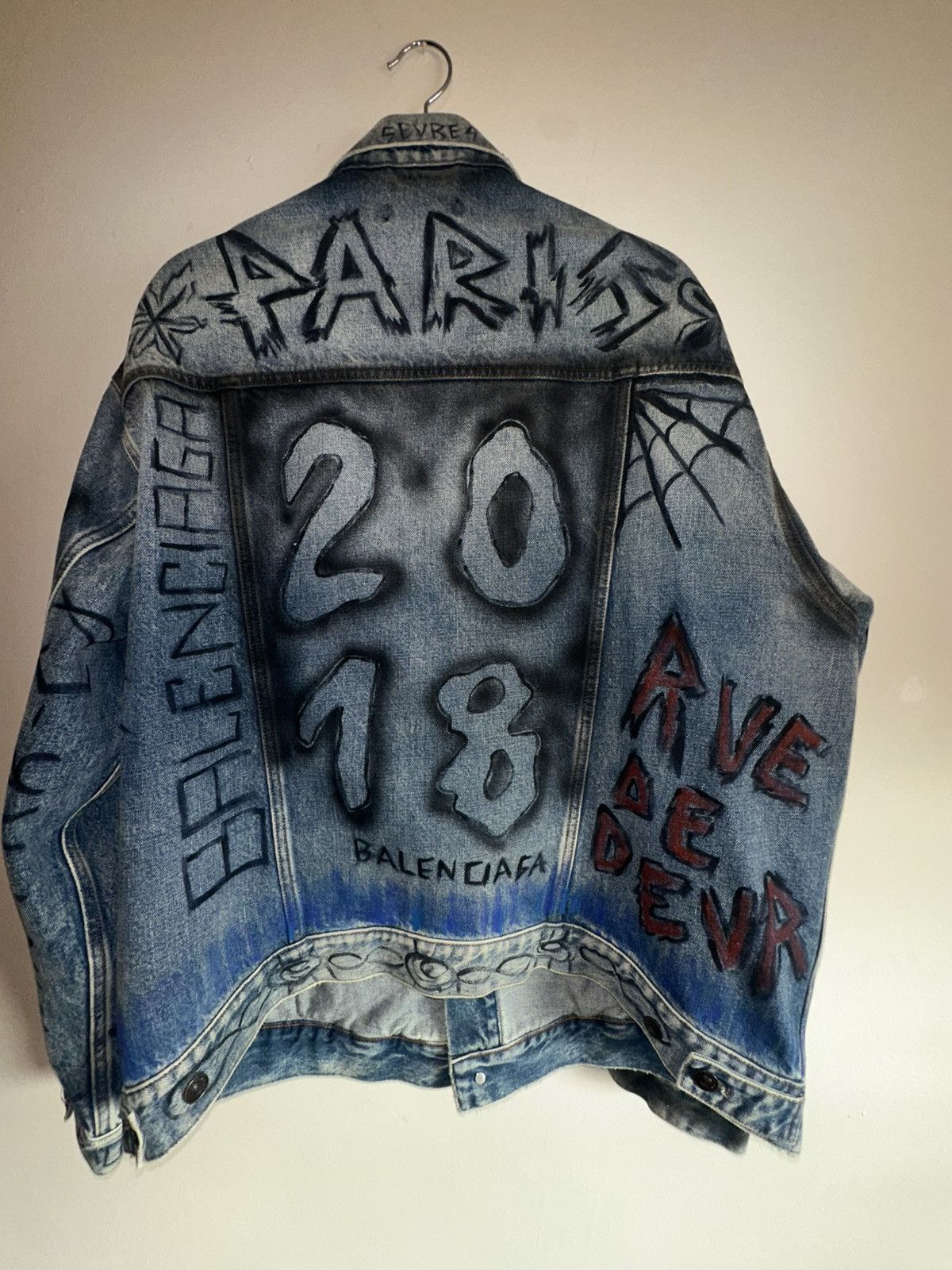 Balenciaga Balenciaga Graffiti Denim Jacket (Rare) Size US M / EU 48-50 / 2 - 3 Thumbnail