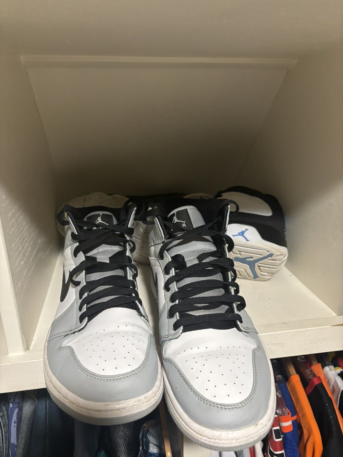 Jordan Brand Jordan 1 mid smoke grey size 11 Size US 11 / EU 44 - 6 Thumbnail