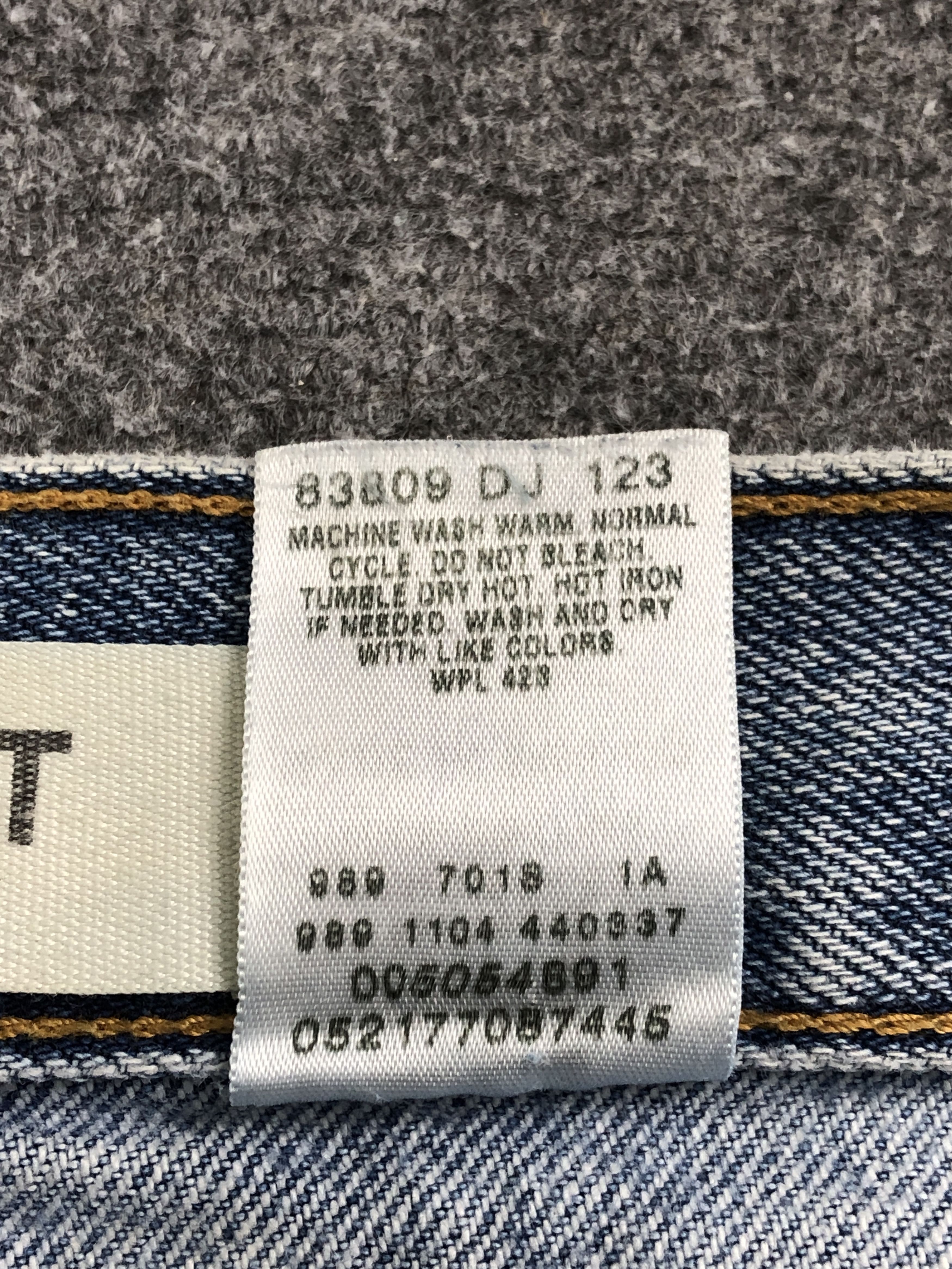 Levi's Vintage Distressed Levis 505 Light Wash Jeans DP2528 Size US 33 - 8 Thumbnail