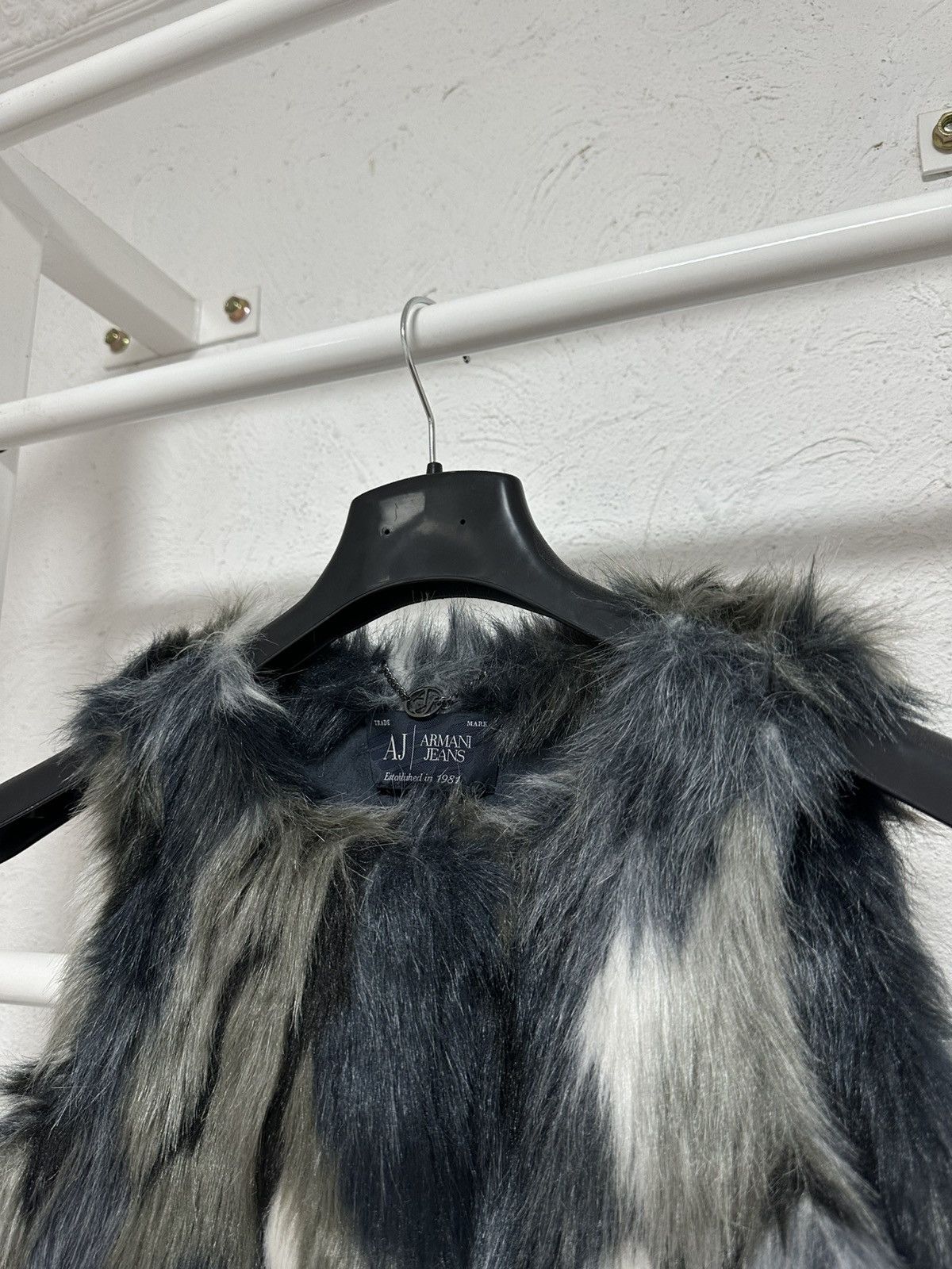 Armani × Japanese Brand Armani Jeans Faux Fur Vest M Size Hysteric Glamour Size M / US 6-8 / IT 42-44 - 2 Thumbnail