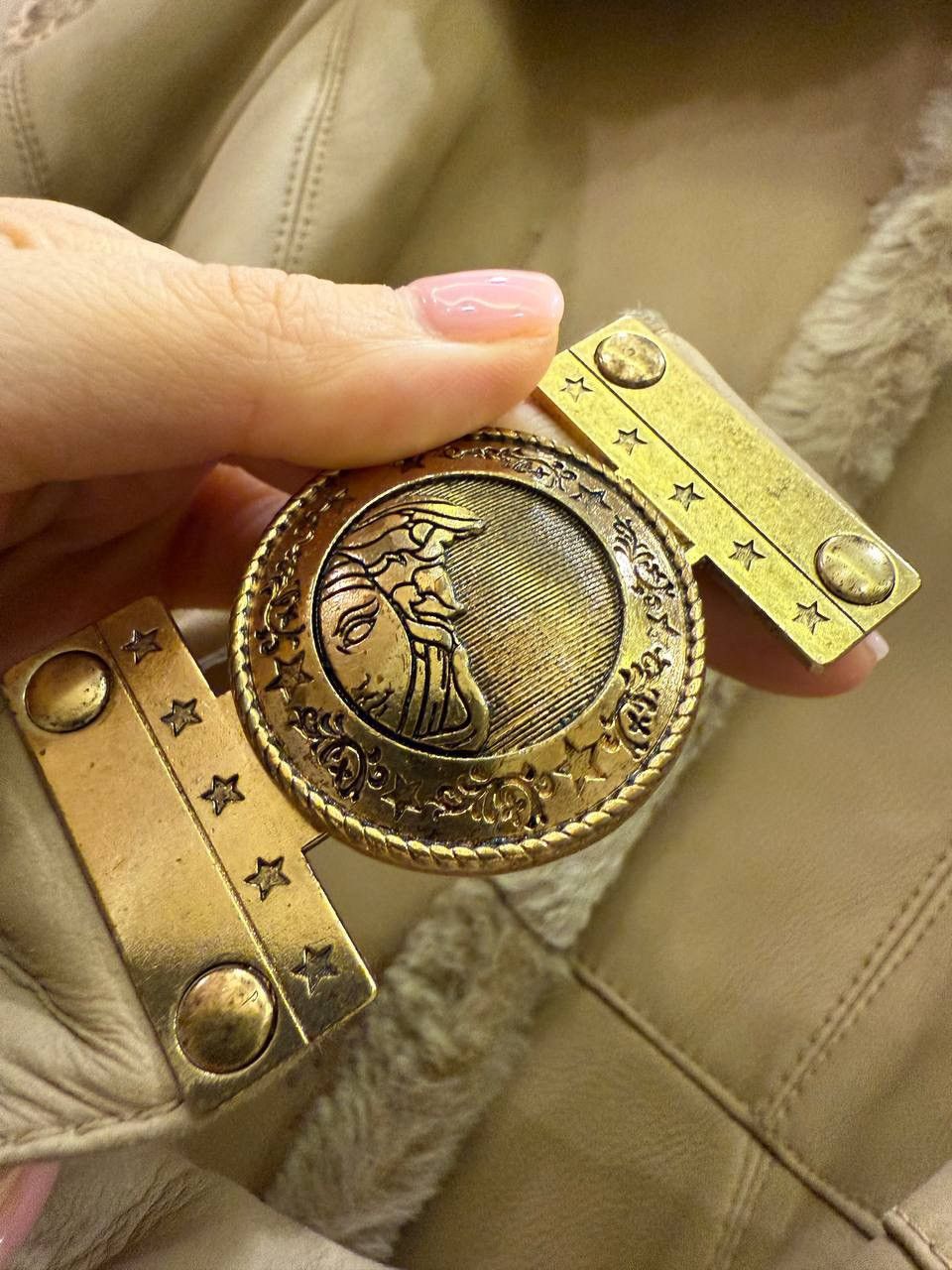 Versace Versace Beige Shearling Fur Coat Buckled Medusa Belt Rare Size S / US 4 / IT 40 - 4 Thumbnail