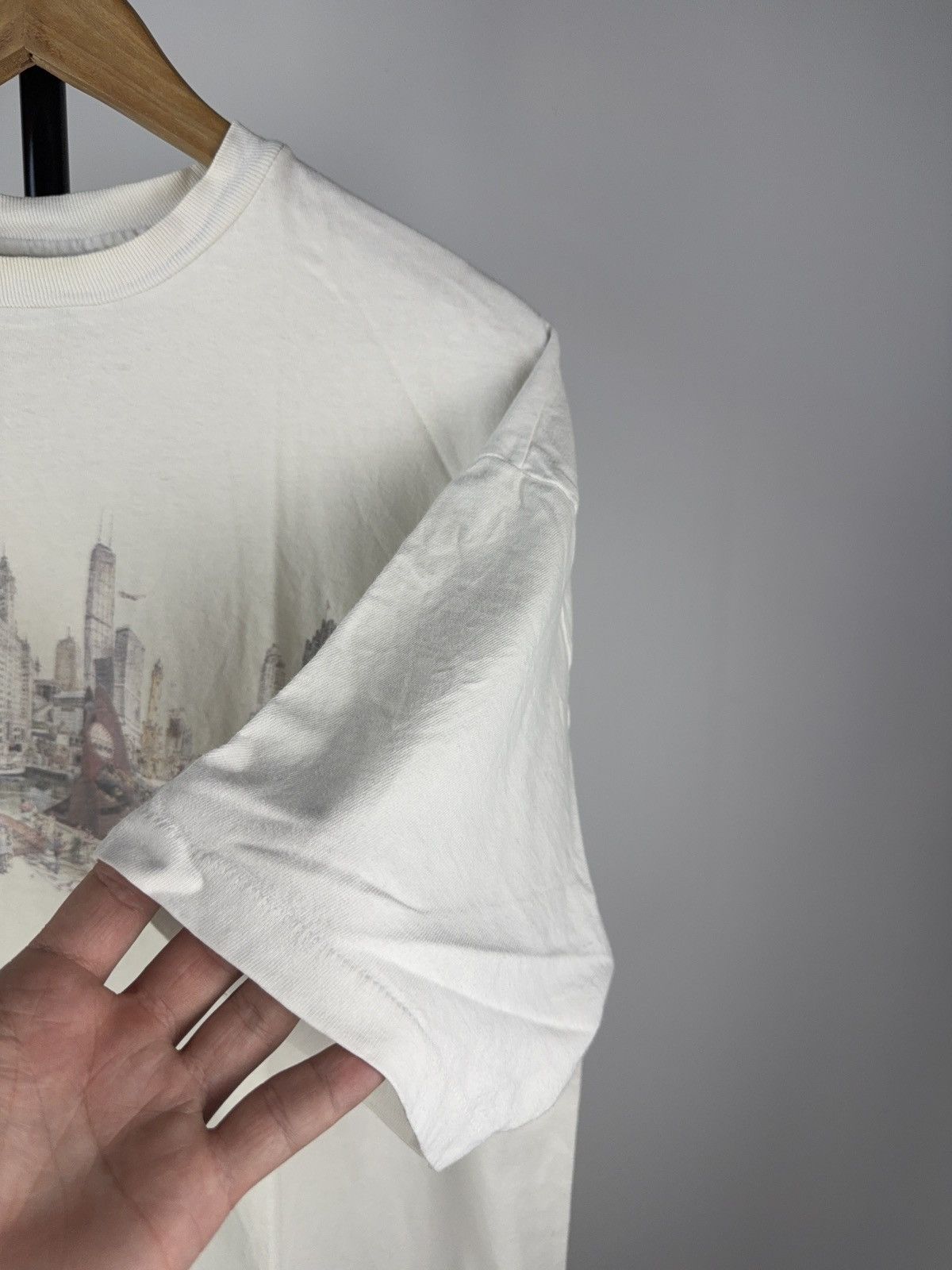 Vintage Vintage 1992 Chicago Skyline T-Shirt by George Becker Size US XL / EU 56 / 4 - 4 Thumbnail