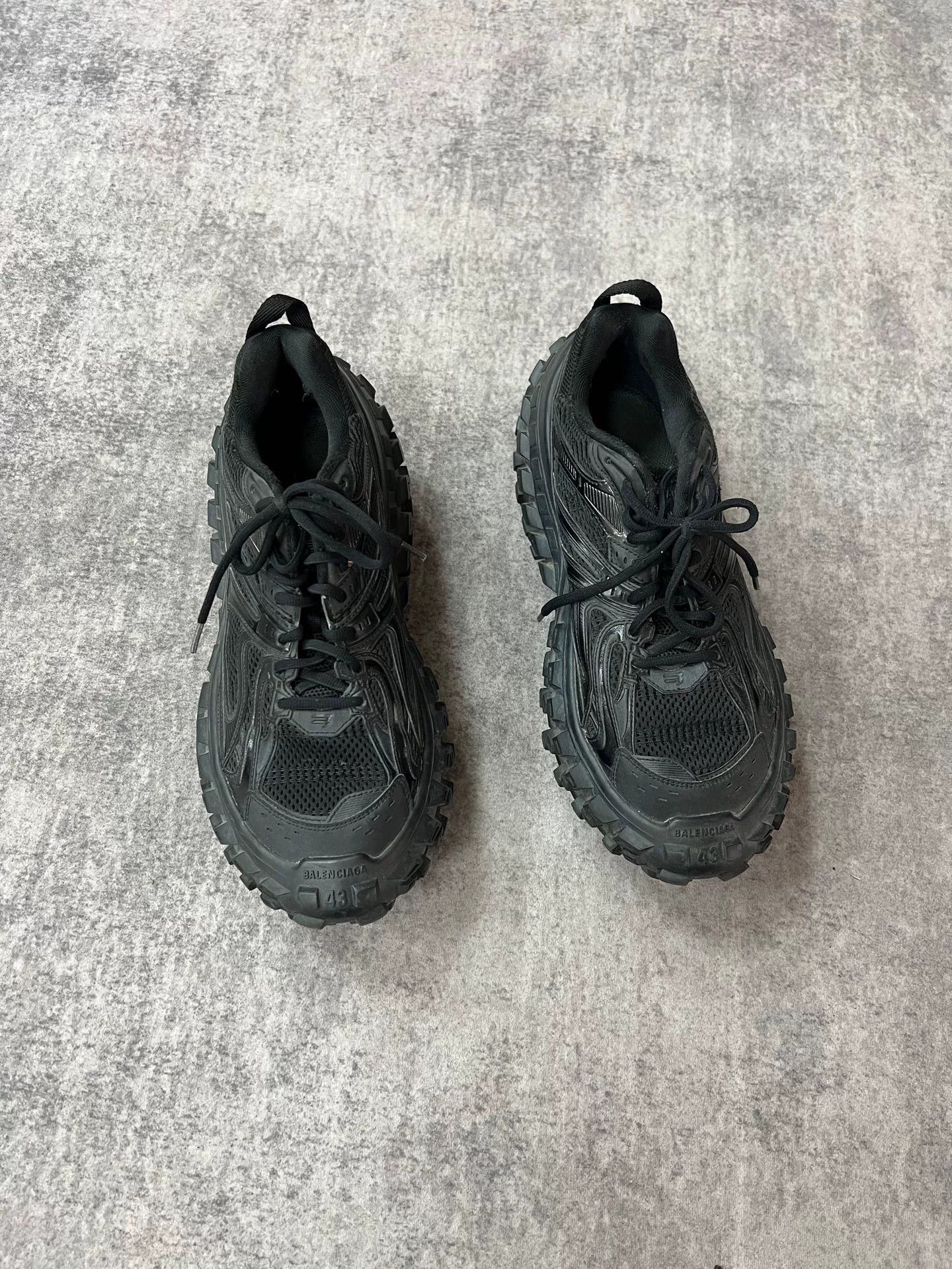 Balenciaga balenciaga tire shoes in size 43 Size US 10 / EU 43 - 1 Thumbnail