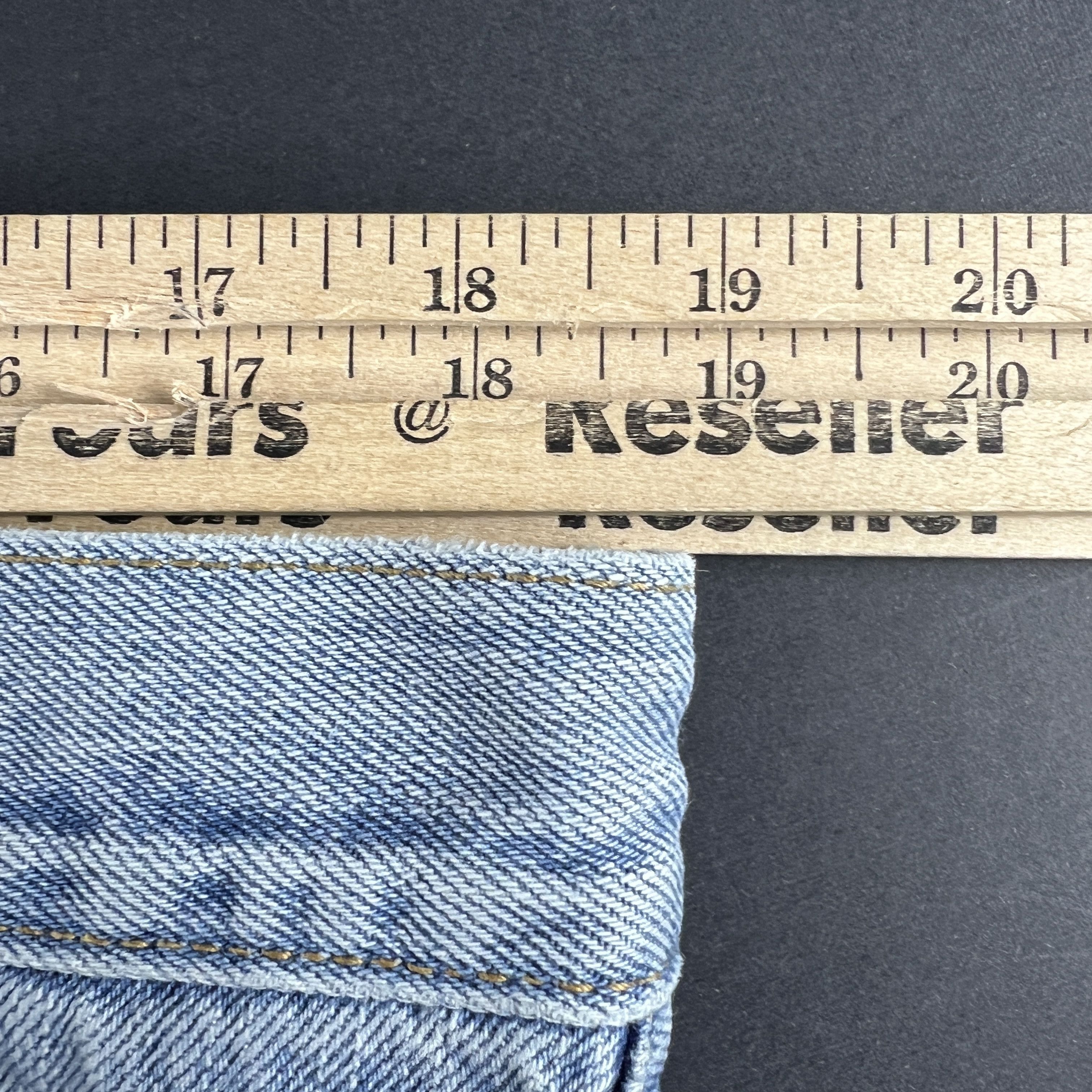 Levi's × Vintage Y2K Levi's Jean 550 Relaxed Straight Light Blue Cotton Denim Size US 37 - 25 Thumbnail