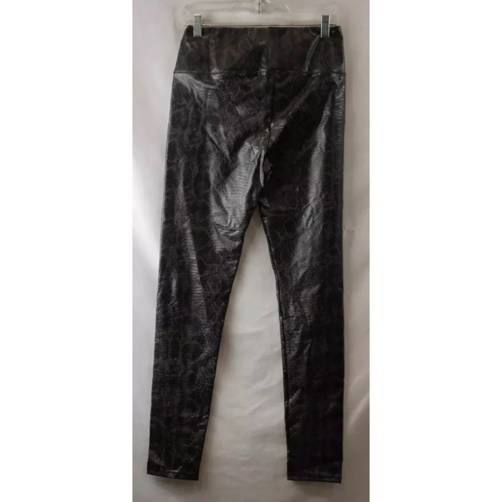 7 For All Mankind NEW For all mankind Black Faux Leather Snake Skinny Pants Women S Size Short? Size 28" / US 6 / IT 42 - 2 Thumbnail