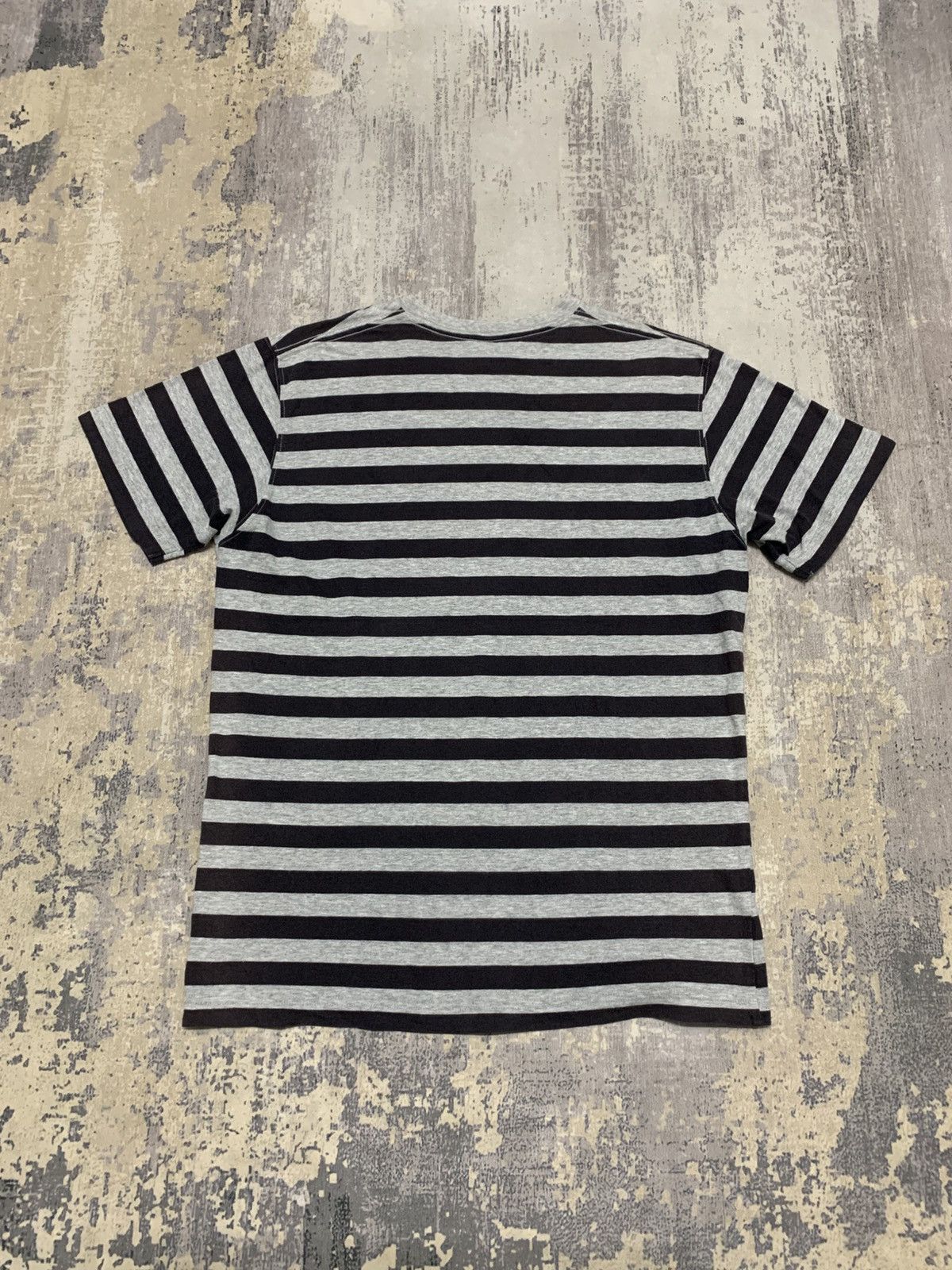 Japanese Brand VINTAGE UNIQLO STRIPED DESIGN TEE Size US M / EU 48-50 / 2 - 4 Thumbnail