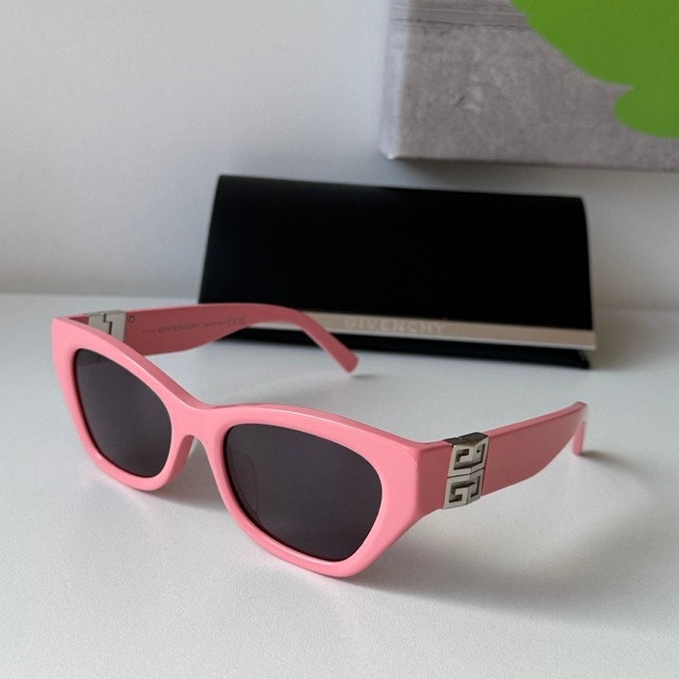 Givenchy NEW Givenchy GV40080U Cat Eye Pink Sunglasses Size ONE SIZE - 1 Thumbnail