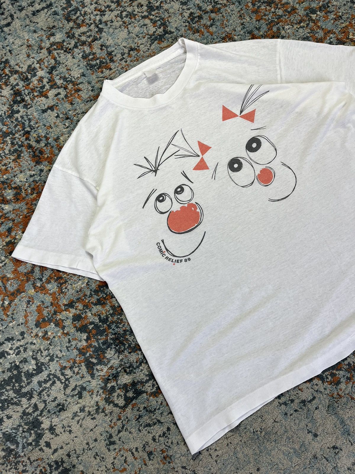 Other × Vintage Vintage 1989 Comic Relief paper thin graphic tee Size US XL / EU 56 / 4 - 2 Thumbnail