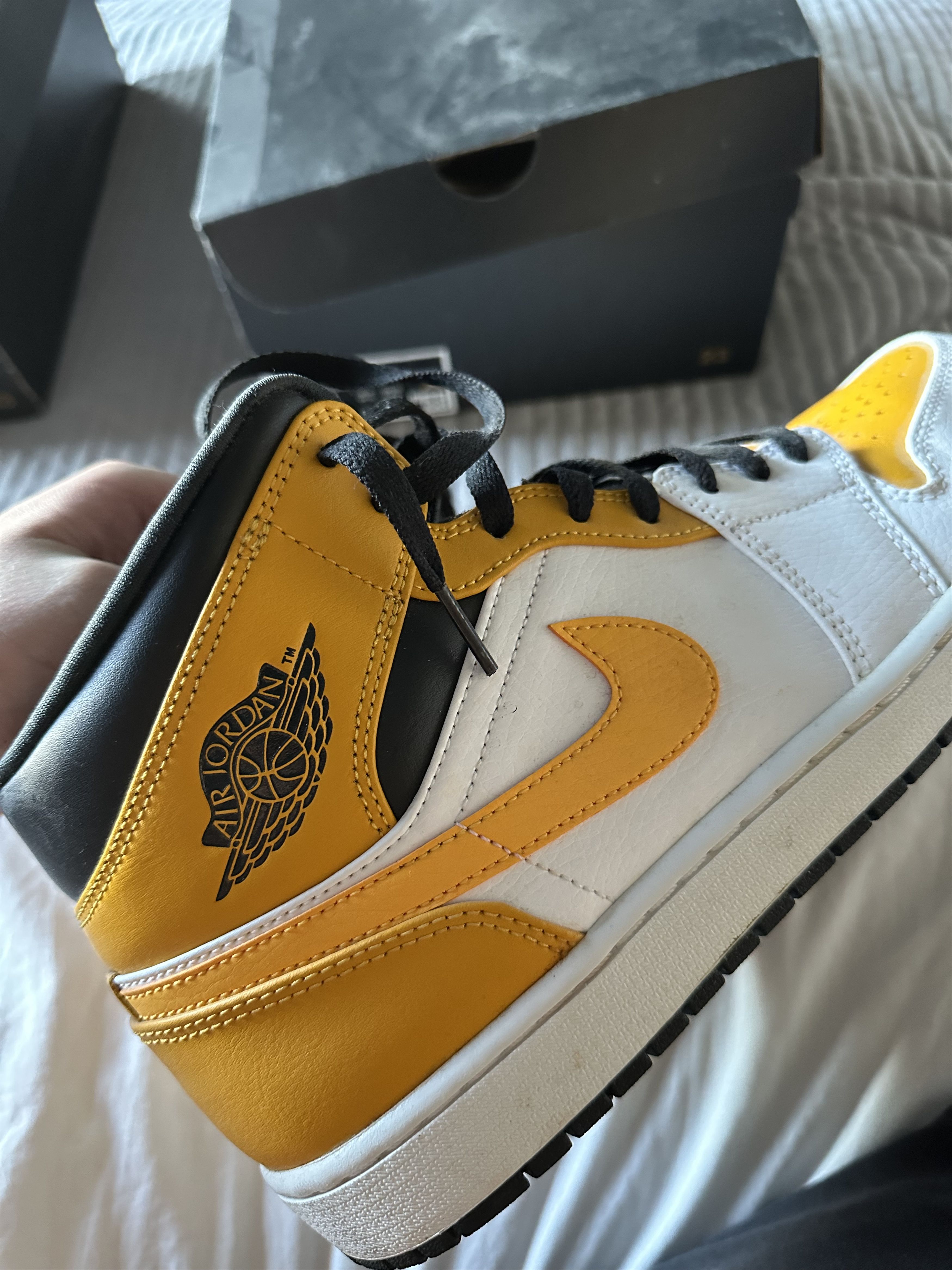 Nike Jordan 1 University Gold UK10 / US11 Size US 11 / EU 44 - 5 Thumbnail