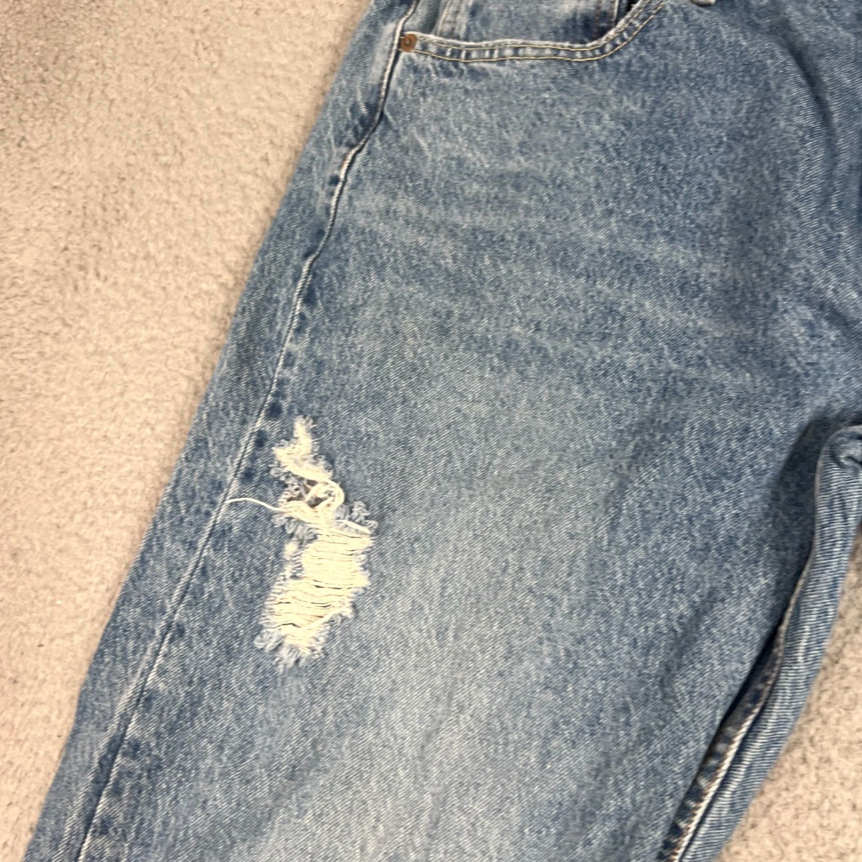 Levi's VINTAGE Levi's Jeans Mens 36x34 Light Blue Straight Distressed Cotton 569 Denim Pants Size US 36 / EU 52 - 6 Thumbnail