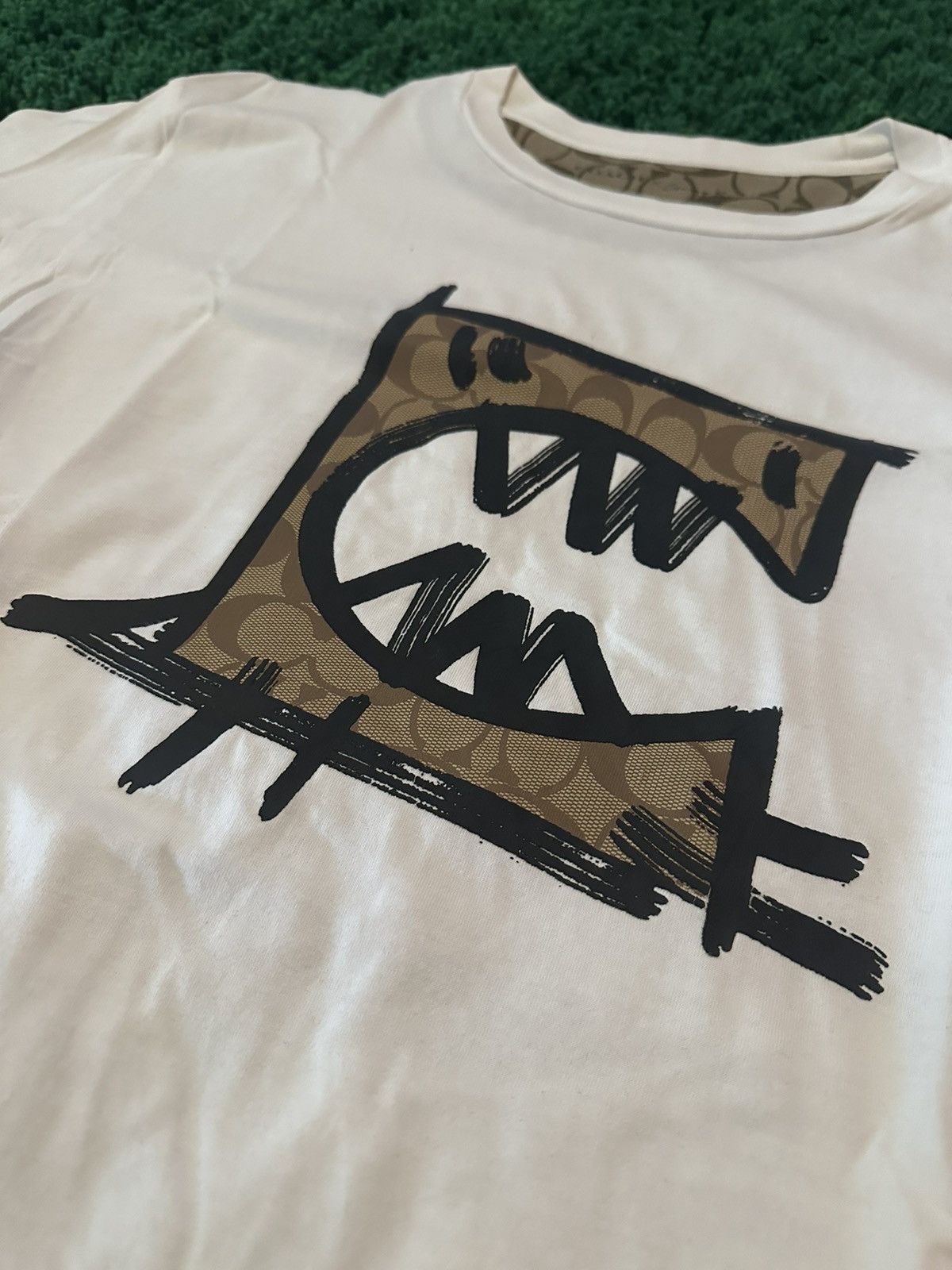 Coach Coach x Guang Yu Logo Tee XL Size US XL / EU 56 / 4 - 2 Thumbnail