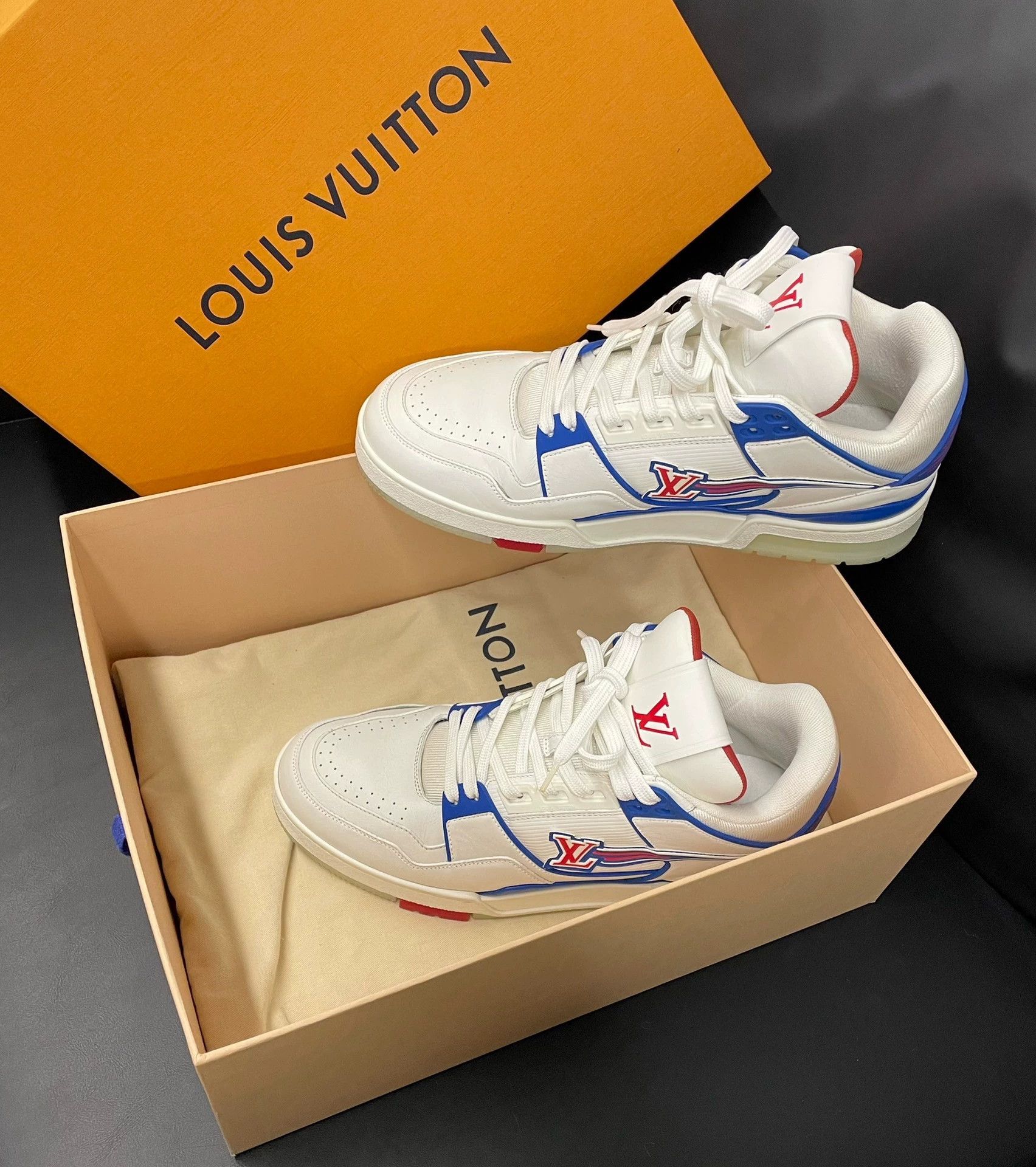Louis Vuitton lv trainer tricolor low-top sneakers for men Size US 9 / EU 42 - 4 Thumbnail