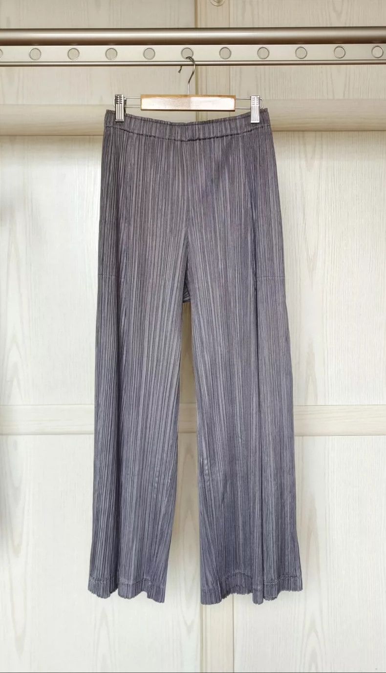 Issey Miyake Issey Miyake size:4 Charcoal grey pleated trousers Size 31" - 2 Thumbnail