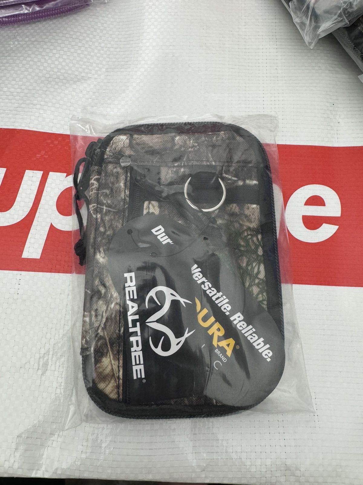 小物 Supreme Small Zip Pouch \"Real Tree Camo\" Supreme | Accessories | Supreme Small Zip Pouch Real Tree
