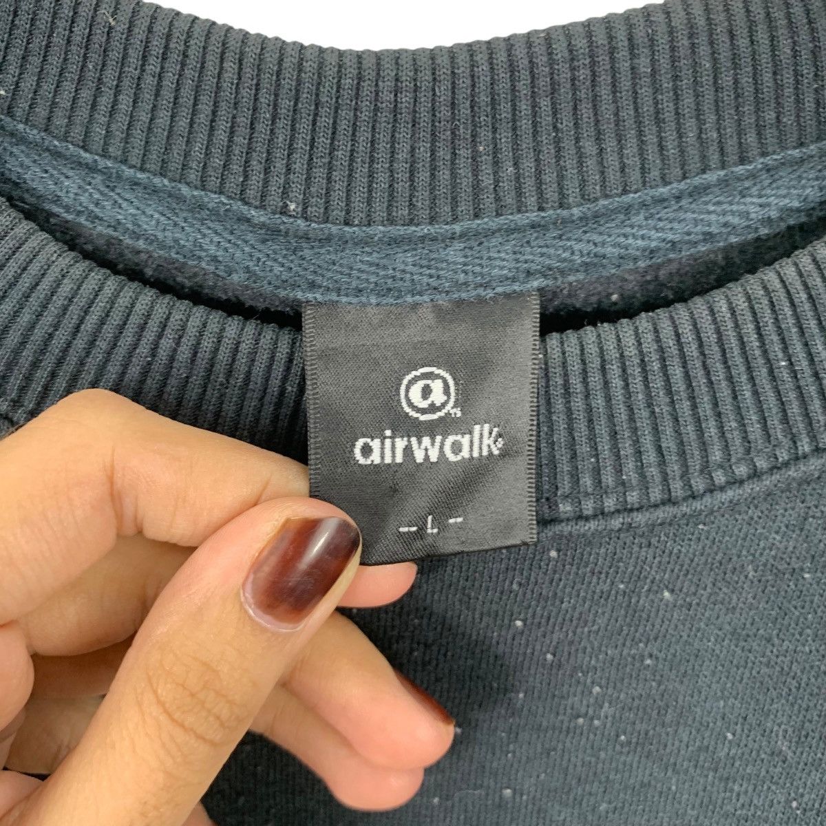 Airwalk Vintage AIRWALK SKATEBOARD Modern Streetwear Sweatshirt Size US L / EU 52-54 / 3 - 7 Thumbnail
