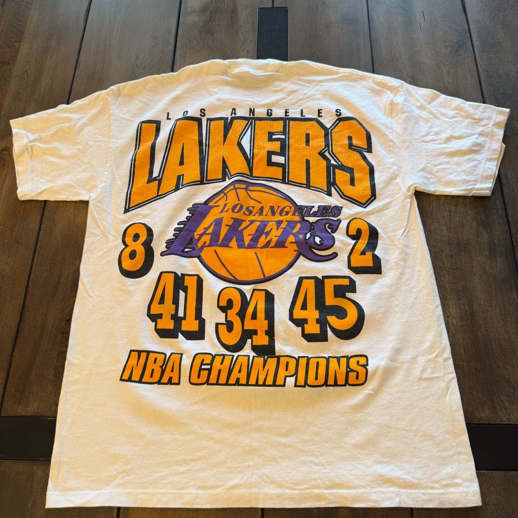 Japanese Brand Vintage Los Angeles Lakers 2000 NBA Champions TShirt Mens M Size US M / EU 48-50 / 2 - 2 Thumbnail