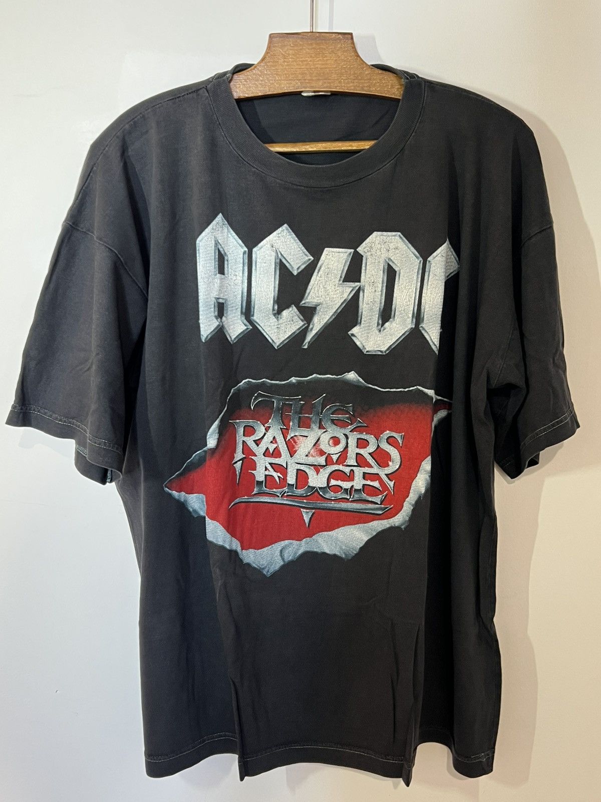 Band Tees vintage shirt AC/DC 90s razor’s edge Size US XL / EU 56 / 4 - 1 Thumbnail