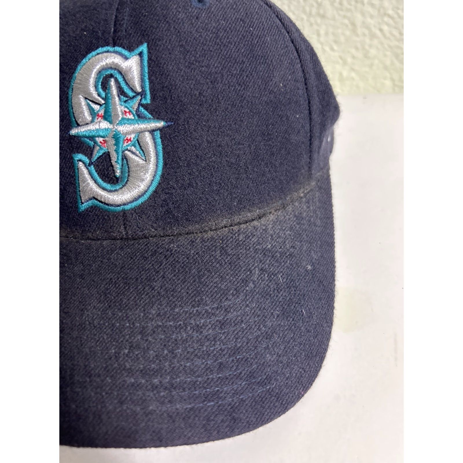Nike VINTAGE Nike Team Seattle Mariners MLB Strap Back Hat Adjustable Unisex Adults Baseball Cap 90s Logo Black Cotton Canvas Men Women Men Women Size ONE SIZE - 2 Thumbnail