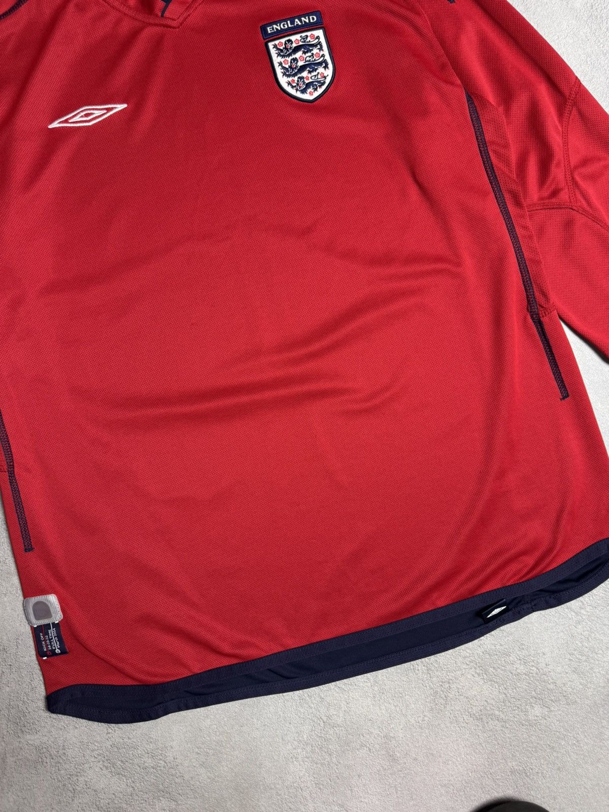 Umbro England 2002/04 Home Shirt Soccer Jersey Long Sleeve Umbro Size US L / EU 52-54 / 3 - 6 Thumbnail