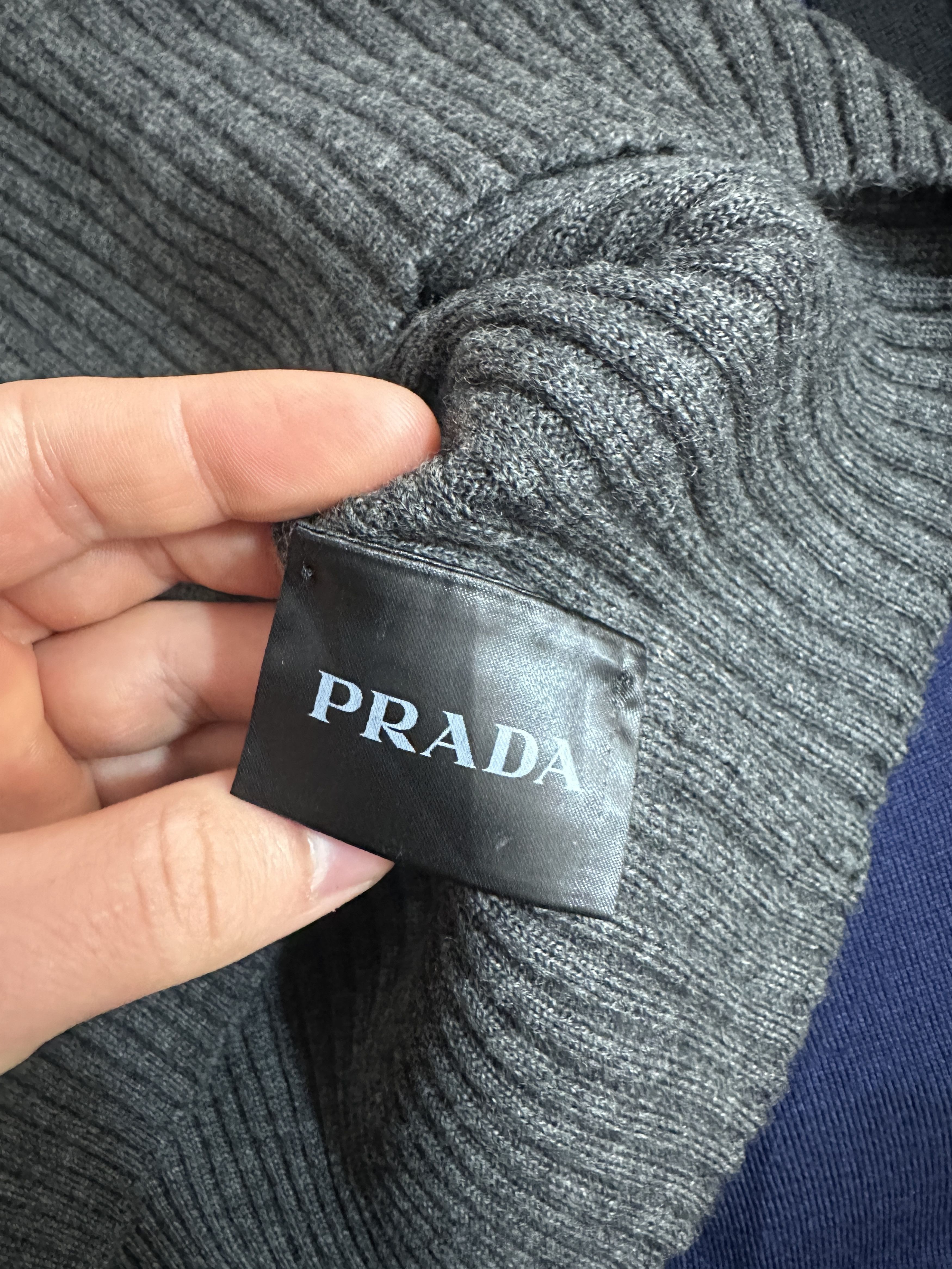 Prada Prada Cashmere Cardigan Size IT 38 Slim Wide V Neck Knit Size M / US 6-8 / IT 42-44 - 9 Thumbnail
