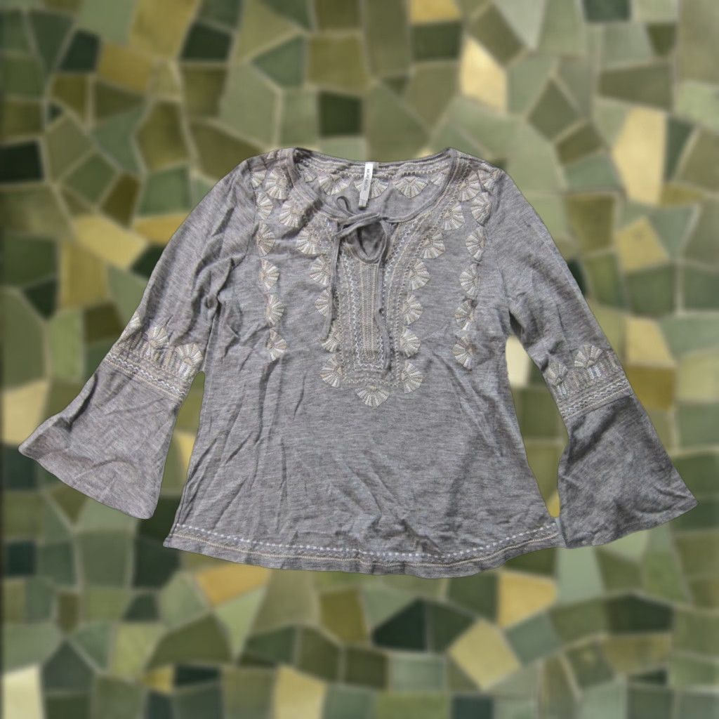 Anthropologie Mur Mur Grey Embroidered Thin Lightweight Flare Sleeve Pullover Sweater Women S Size S / US 4 / IT 40 - 1 Thumbnail