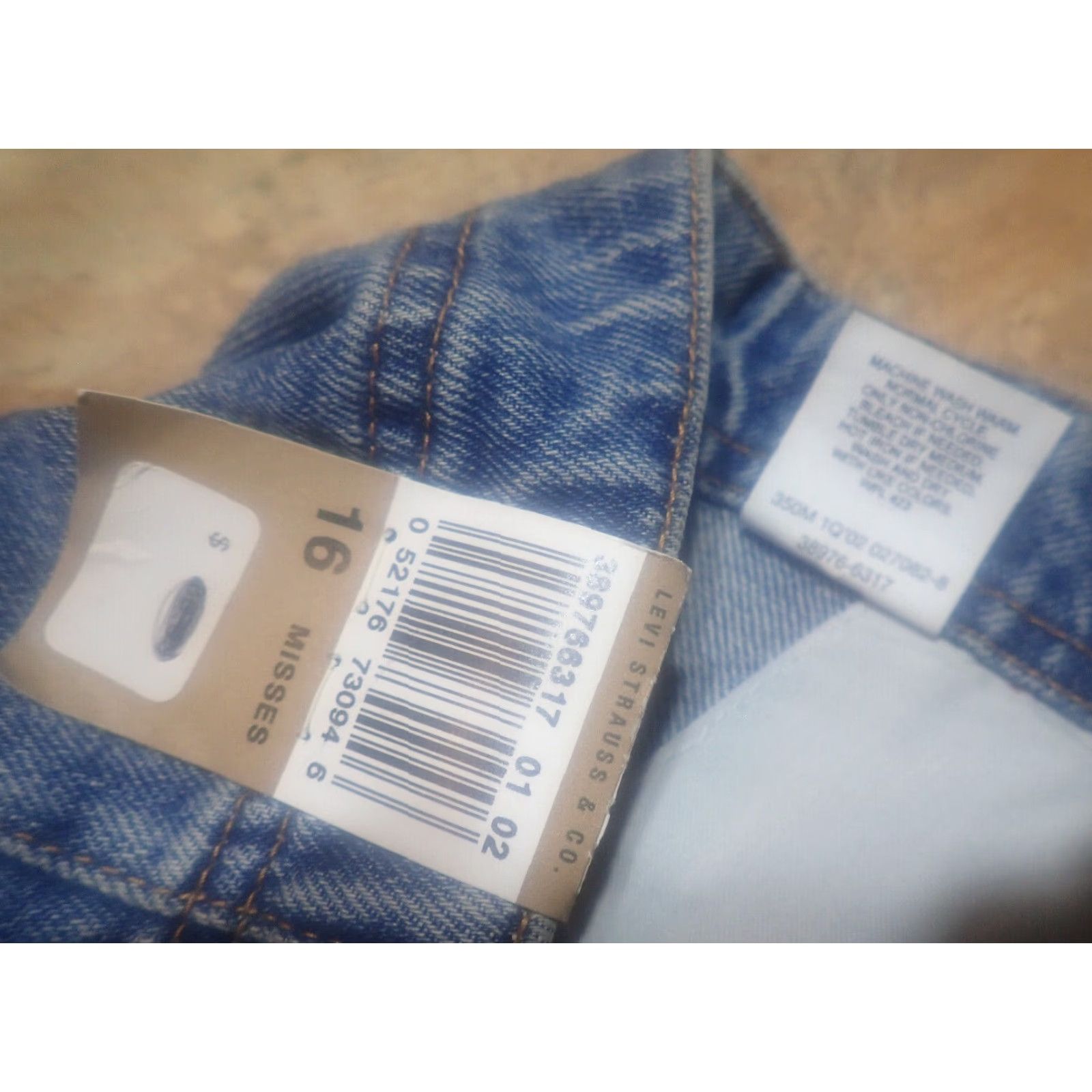 Levi's Vintage Levi's High Rise Buckle Cinch Denim Shorts Size 16 Women 36" Waist 90s Blue Jeans Size 36" / US 14 / IT 50 - 3 Thumbnail