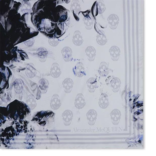 Alexander McQueen o1g2r1mq0824 Size: OS / Chiaroscuro Shawl in Multicolor Size ONE SIZE - 3 Thumbnail