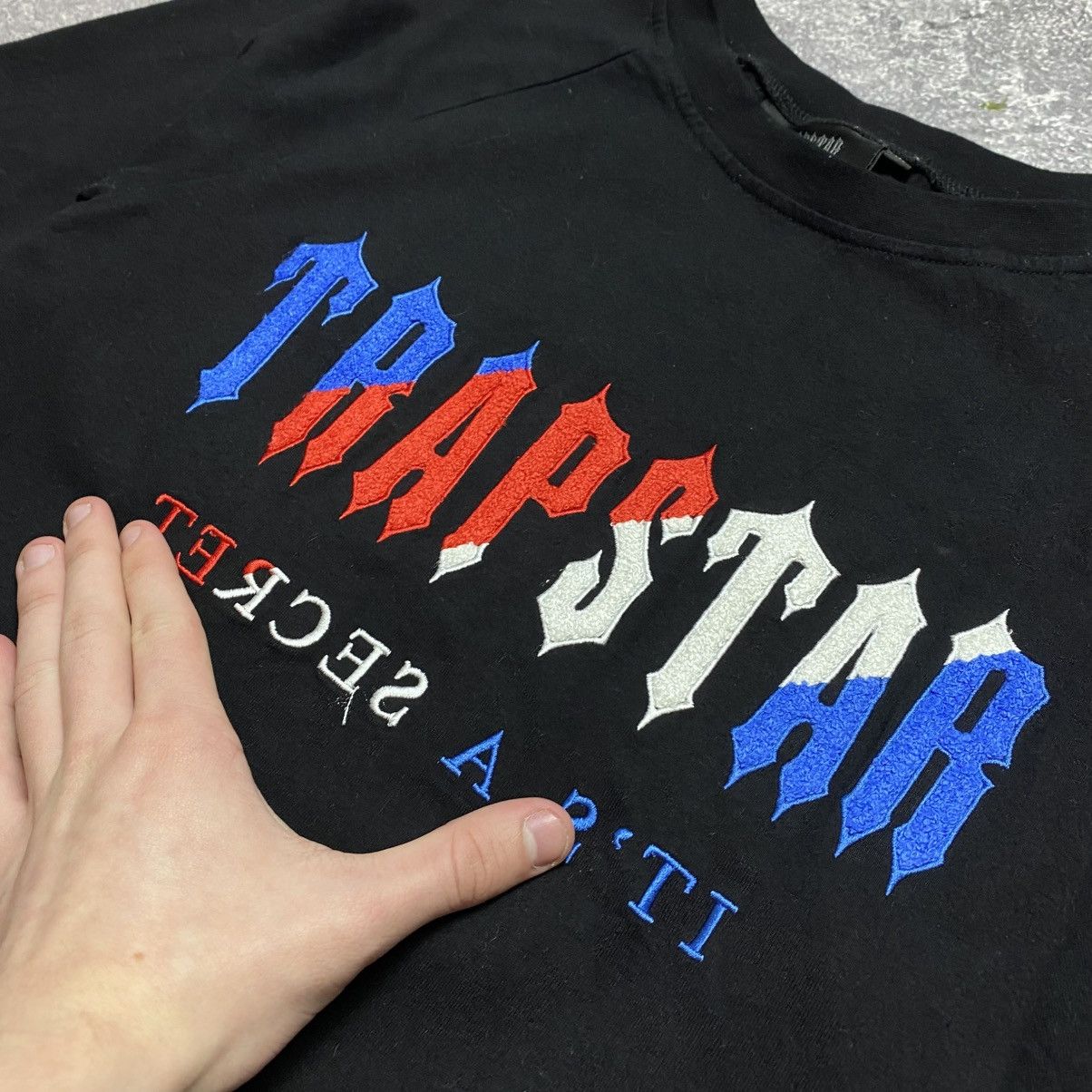 Trapstar London Men’s Trapstar London Big Fleece logo y2k opium tee Size US M / EU 48-50 / 2 - 3 Thumbnail
