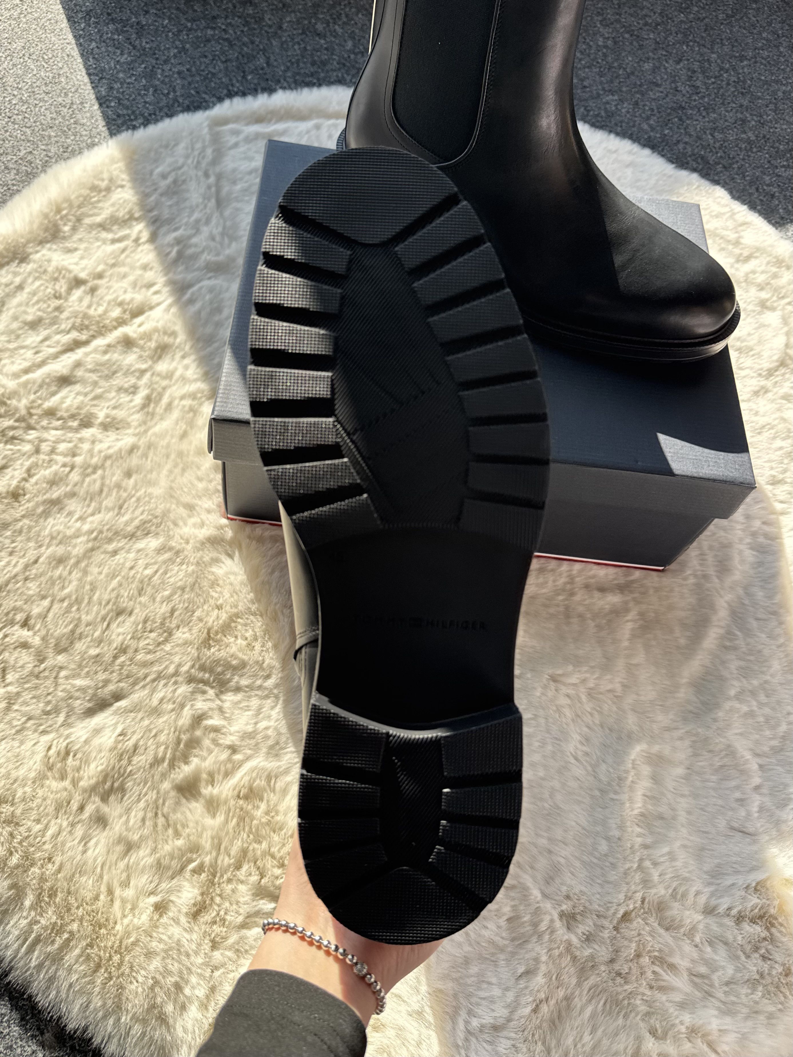 Tommy Hilfiger Tommy Hilfiger Cleated - Black leather ankle chelsea boots Size US 12 / EU 45 - 10 Thumbnail