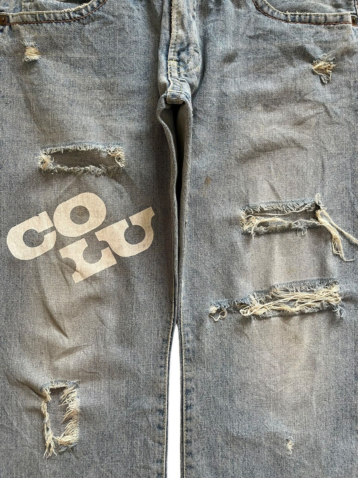 Japanese Brand Vintage Japanese CocoLulu Light Wash Rip Printed Baggy Jeans Size US 35 - 5 Thumbnail