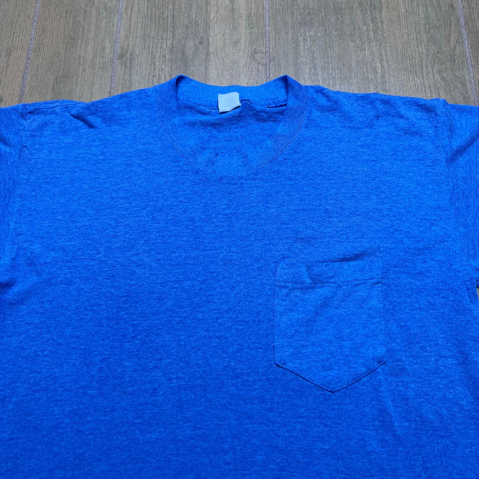 Vintage Vintage 80s T shirt size Large plain Blue front pocket Size US L / EU 52-54 / 3 - 2 Thumbnail