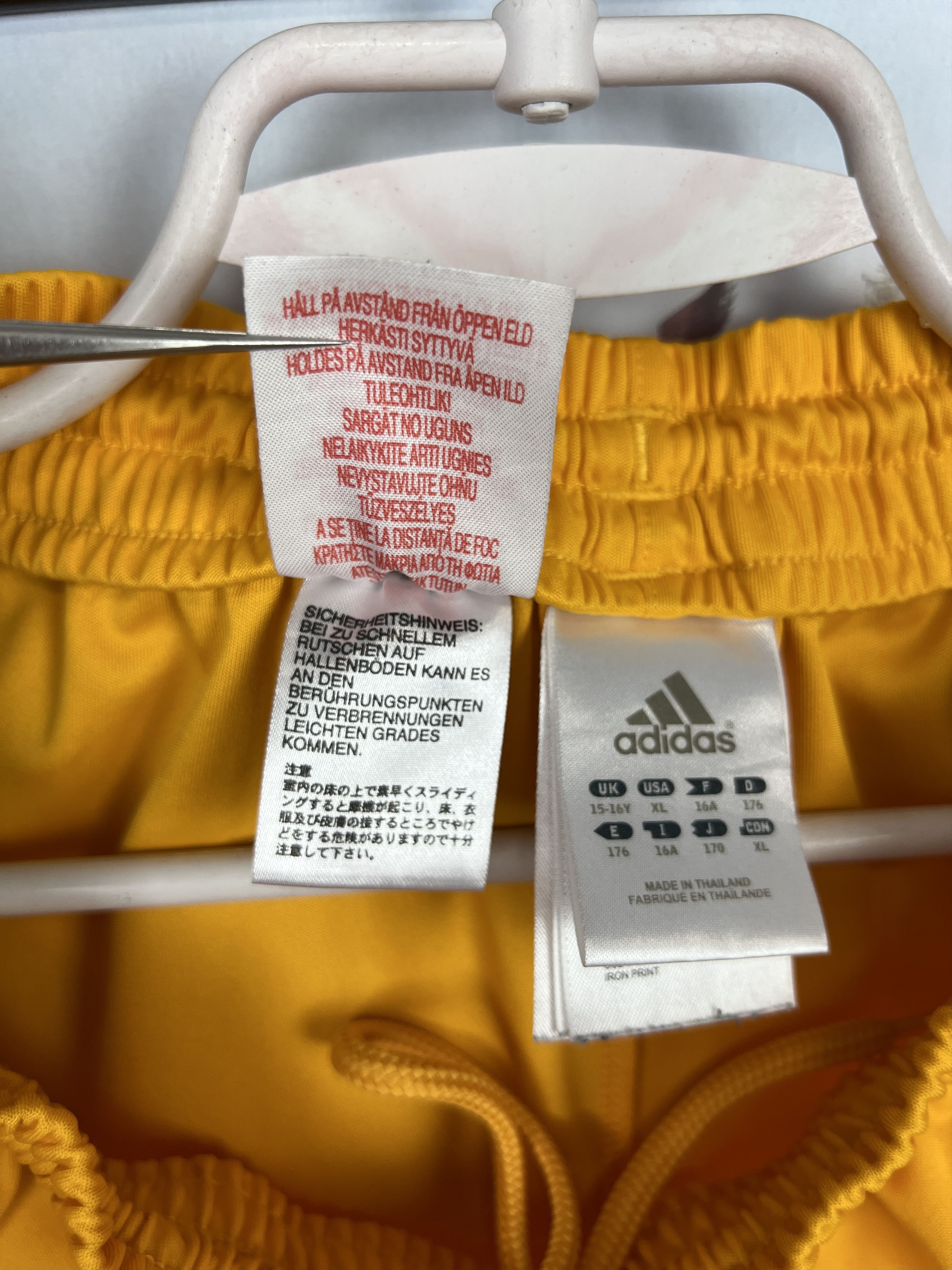Adidas Vintage Los Angeles Lakers Bryant NBA Kids 16 Y Shorts Size US 30 / EU 46 - 8 Thumbnail