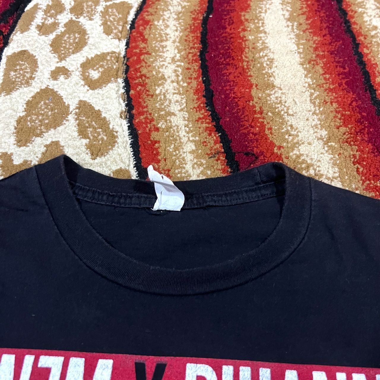 Band Tees Vintage 2014 Eminem X Rihanna The Monster Tour T Shirt Size US S / EU 44-46 / 1 - 4 Thumbnail