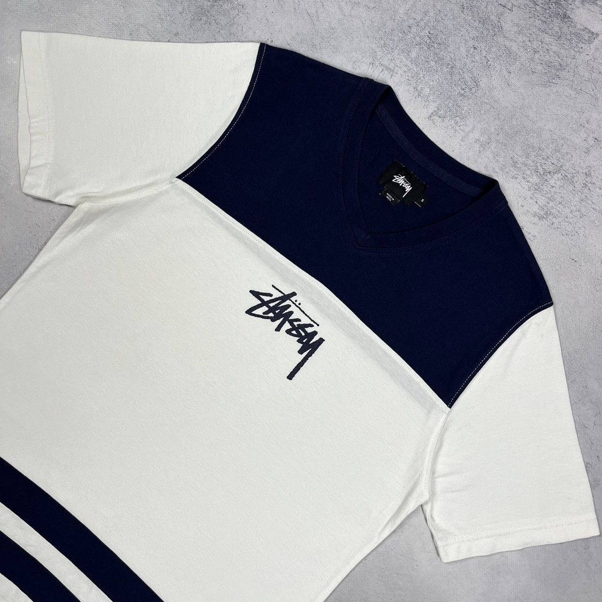 Stussy Vintage Stussy V Neck Graffiti Big Logo T Shirt 90’s Size US S / EU 44-46 / 1 - 7 Thumbnail