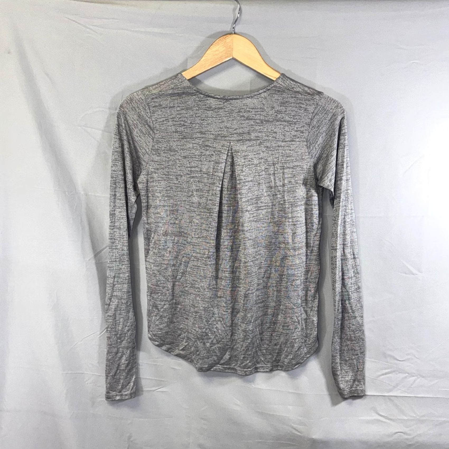 Vince Vince Shirt Womens XS Gray Heather Long Sleeve Crewneck Pleat Back Lightweight Size XS / US 0-2 / IT 36-38 - 2 Thumbnail