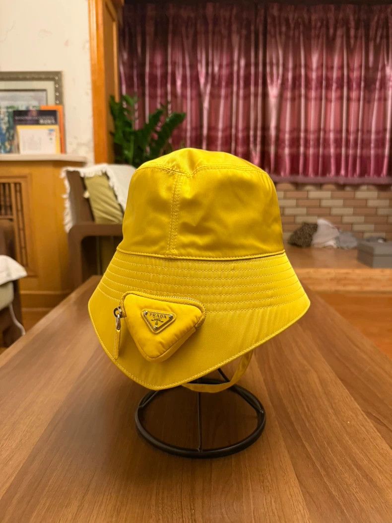 Prada prada 22 SS catwalk chicken yellow triangle fisherman hat 2 Size ONE SIZE - 1 Thumbnail