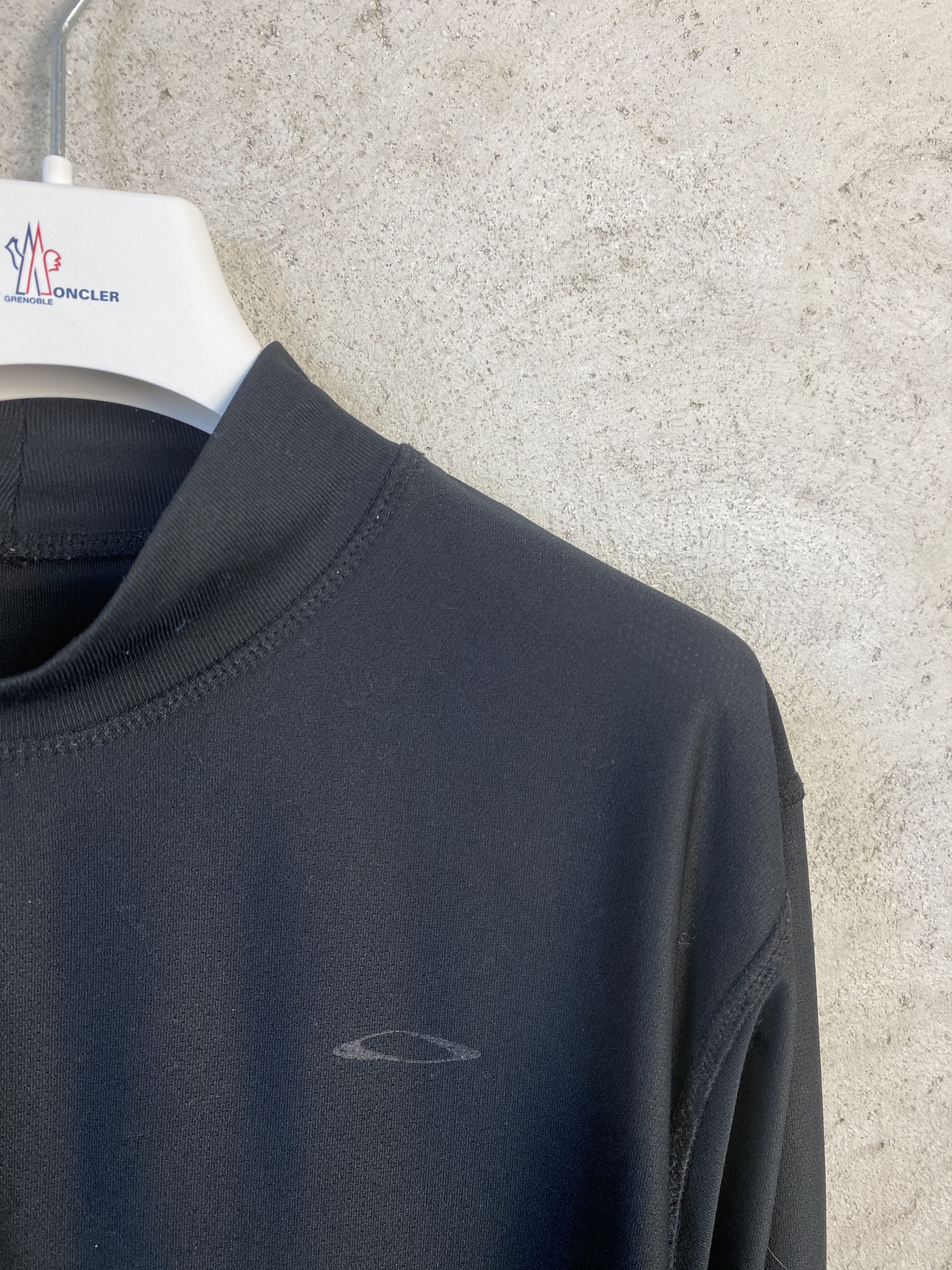 Oakley Oakley small logo long sleeve t-shirt tee sport gym Size US M / EU 48-50 / 2 - 2 Thumbnail