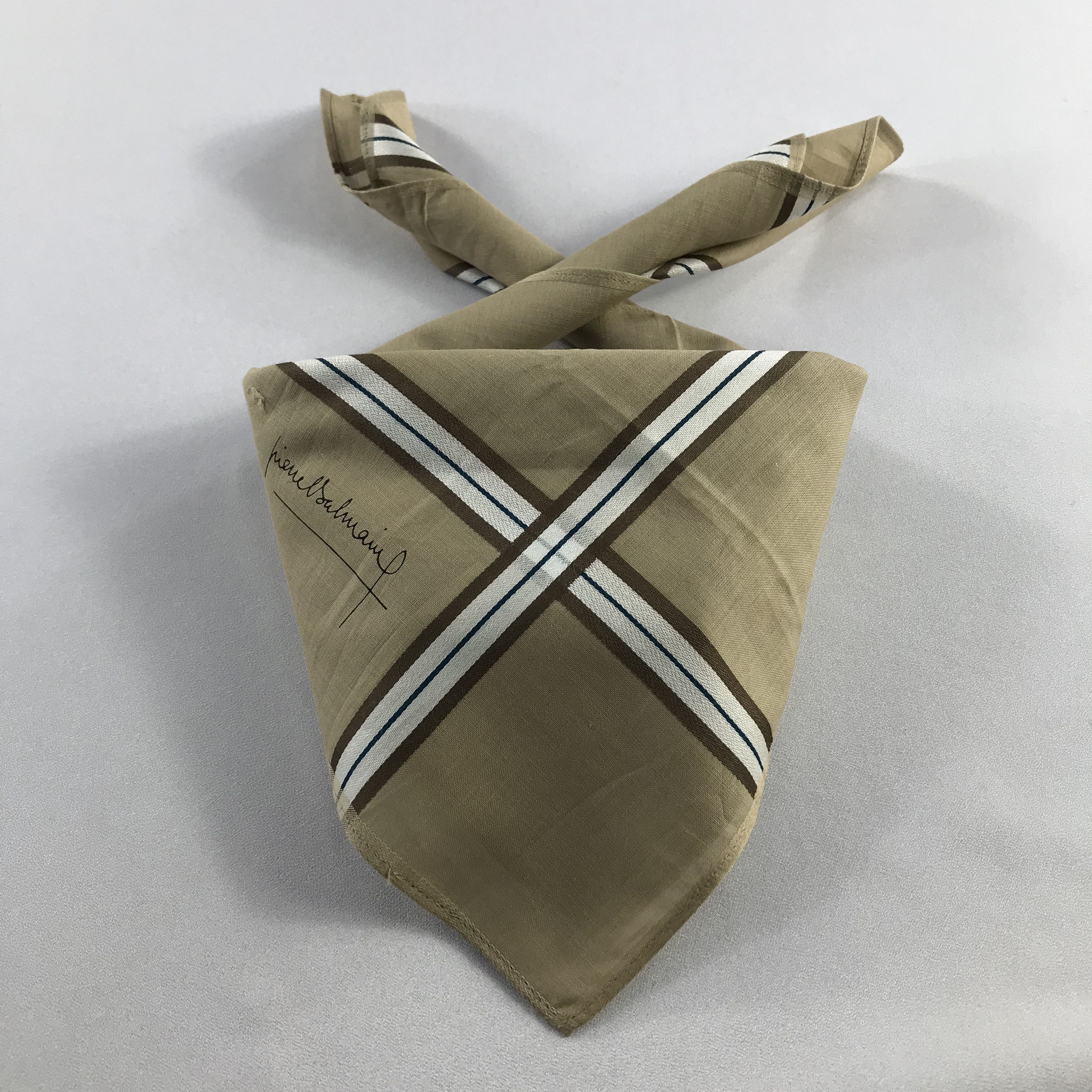 Pierre Balmain Pierre Balmain Handkerchief / Bandana / Neckerchief C804 Size ONE SIZE - 1 Thumbnail