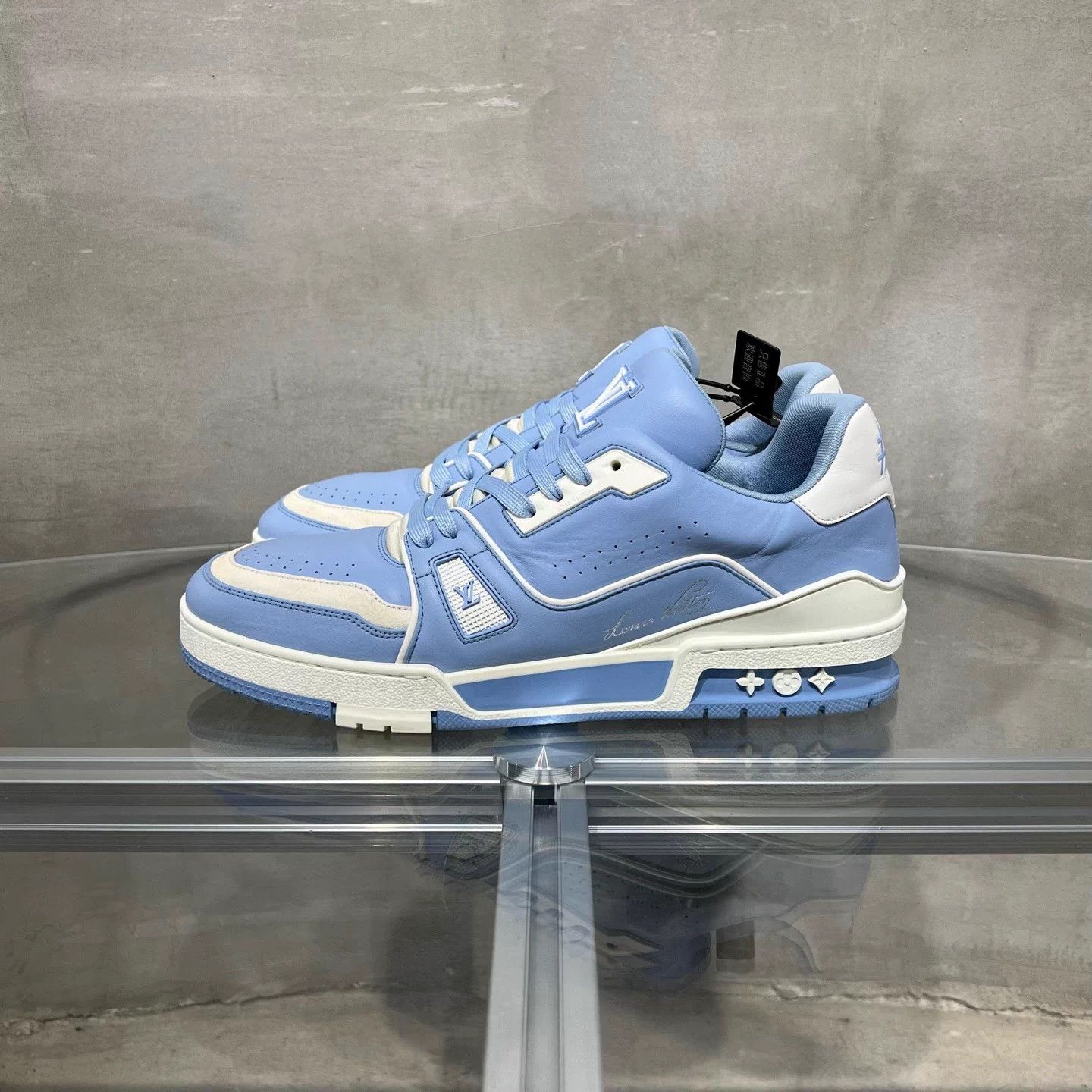 Louis Vuitton LV Trainer white blue UK8/42 Size US 9 / EU 42 - 3 Thumbnail