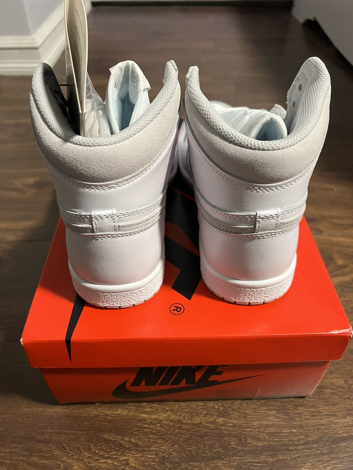 Jordan Brand Air Jordan 1 ‘85 OG Neutral Grey US Size 9 Size US 9 / EU 42 - 9 Thumbnail