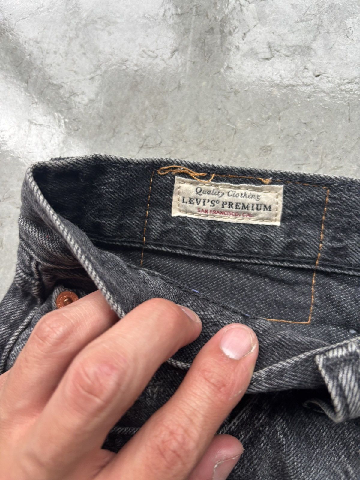 Levi's Levis Cutoff Black Denim Jorts Size US 30 / EU 46 - 2 Thumbnail