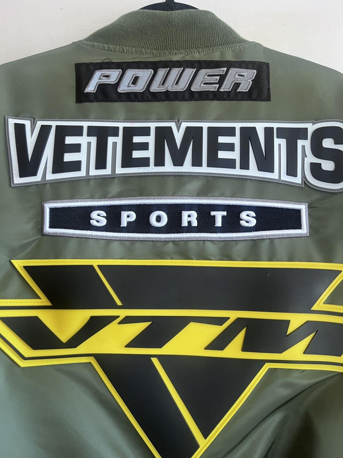 Alpha Industries × Vetements vetements racing bomber Size US S / EU 44-46 / 1 - 3 Thumbnail