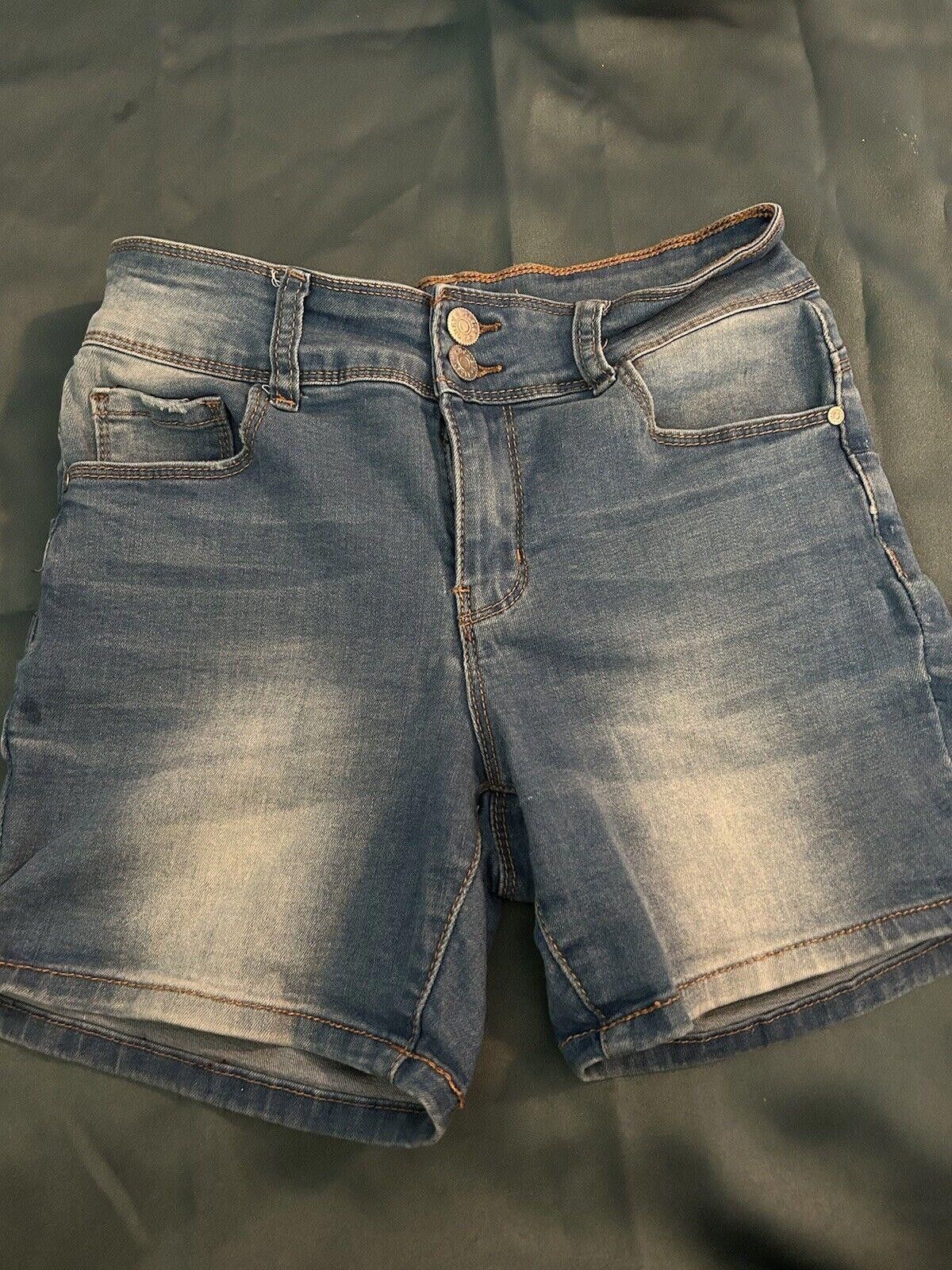 Designer Honey Bristle Shorts Petite Size 4 Size 27" / US 4 / IT 40 - 1 Thumbnail