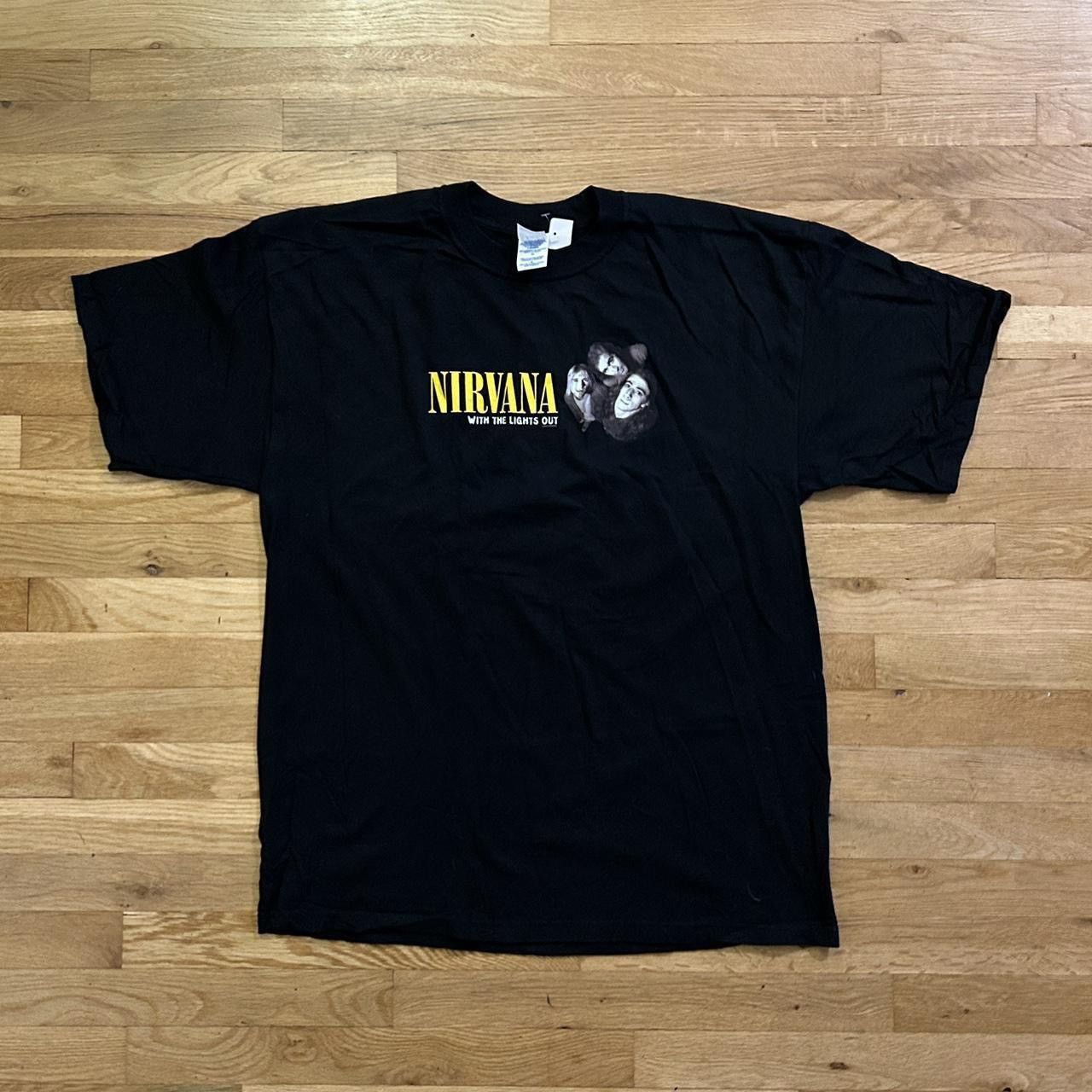 Nirvana Nirvana 2005 vintage tee size XL Kurt Cobain Dave Grohl Size US XL / EU 56 / 4 - 2 Thumbnail