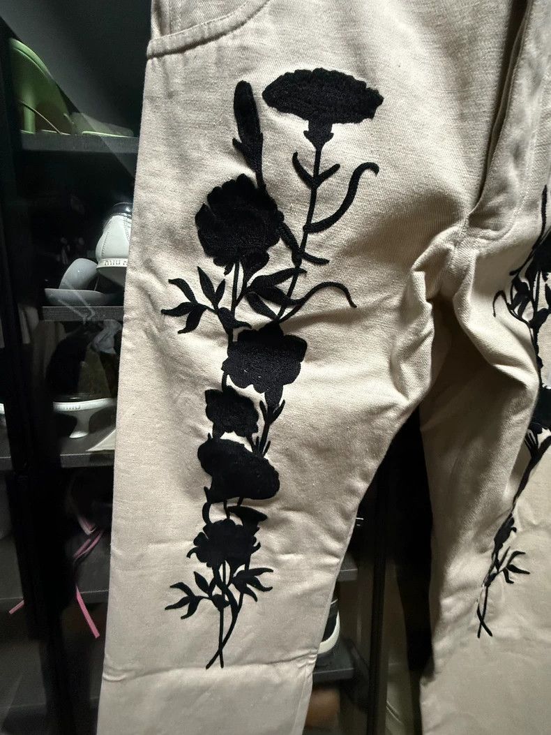 Song For The Mute Song For The Mute off-white embroidered wide-leg denim pan Size US 34 / EU 50 - 2 Thumbnail