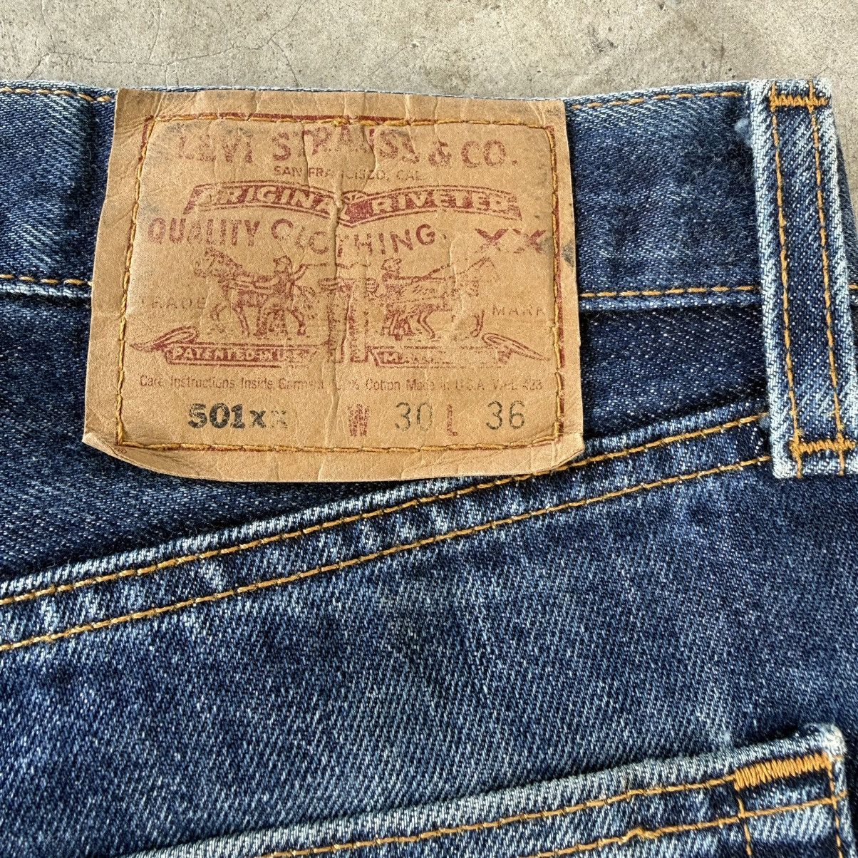 Levi's Vintage Clothing W30x29 Vintage 98' Levi's 501 Faded Denim Jean Pants Size US 30 / EU 46 - 18 Thumbnail