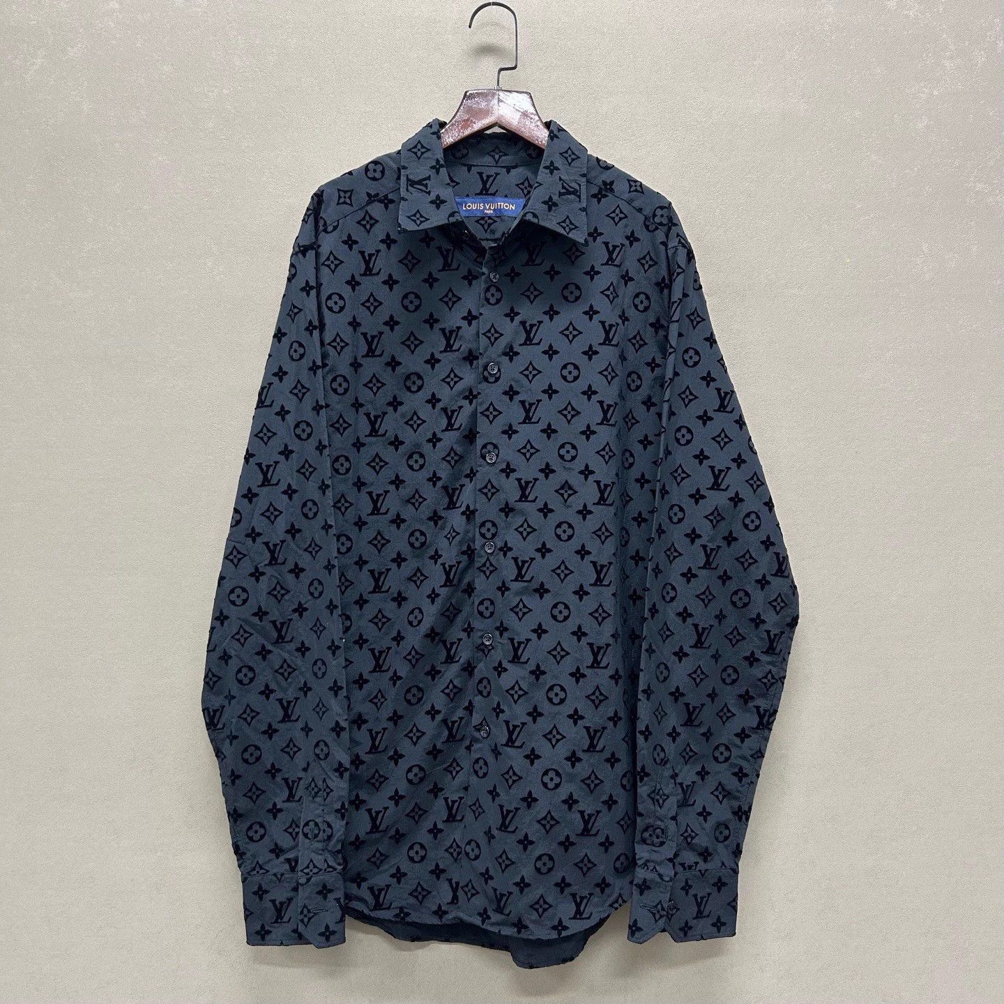 Louis Vuitton LV Unworn Black Monogram Flocked Print Shirt L Size US L / EU 52-54 / 3 - 1 Thumbnail