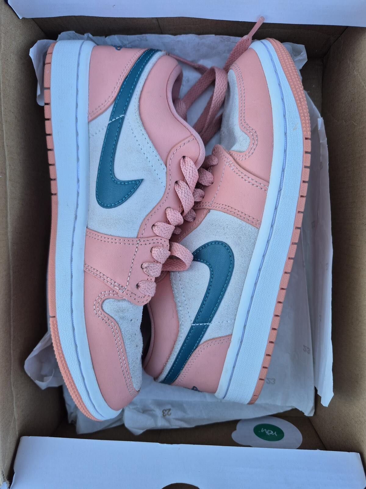 Jordan Brand Air Jordan 1 Low trainers in pink and dark teal Size 5.5 W Size US 5.5 / IT 35.5 - 1 Thumbnail