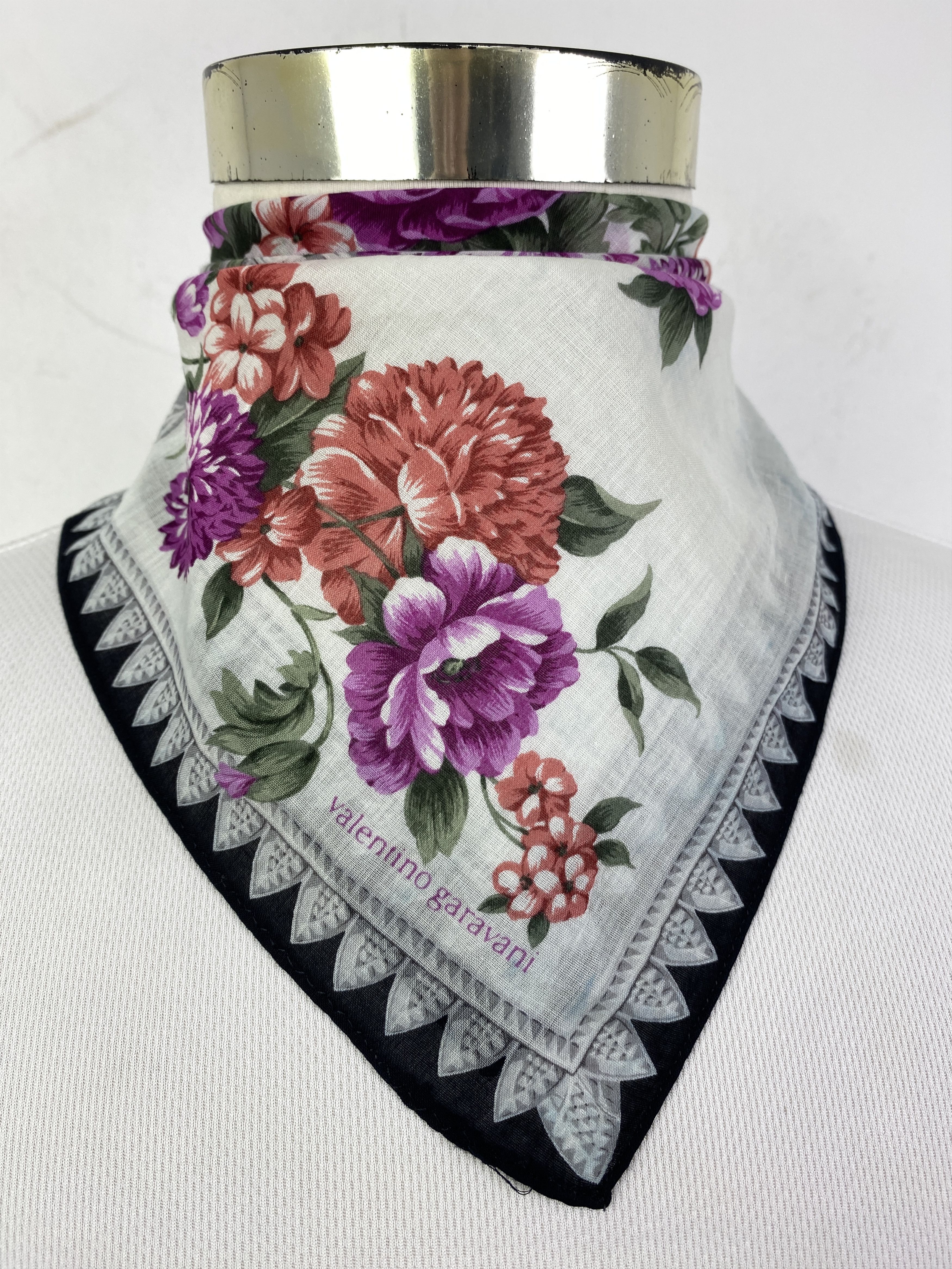 Valentino Valentino Garavani Handkerchief / Neckerchief HKC0868 Size ONE SIZE - 2 Thumbnail