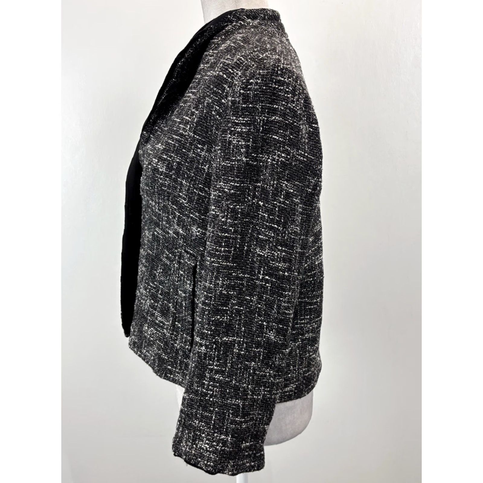 Talbots VINTAGE Talbots Blazer Jacket Sz 8 Women’s Black White Tweed Like Career Blazer, Jacket, Classic, Preppy, Business, Fall Spring Winter Womens Size M / US 6-8 / IT 42-44 - 4 Thumbnail